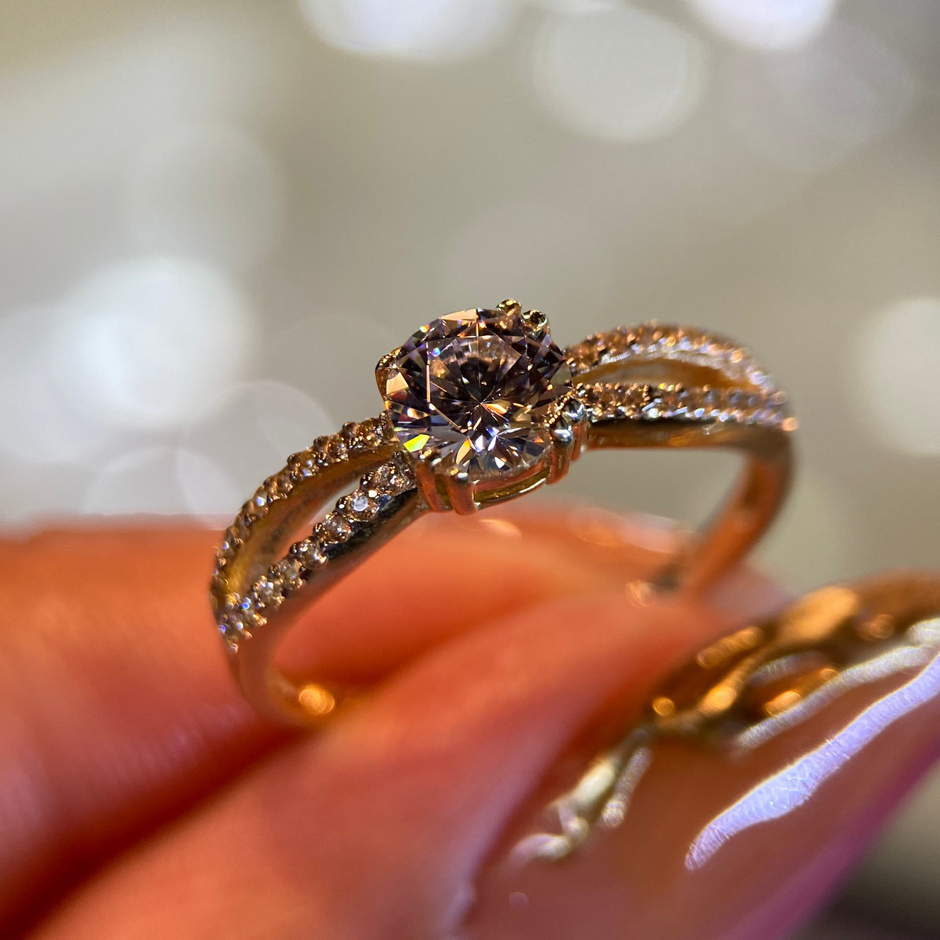 Anillo de compromiso en oro