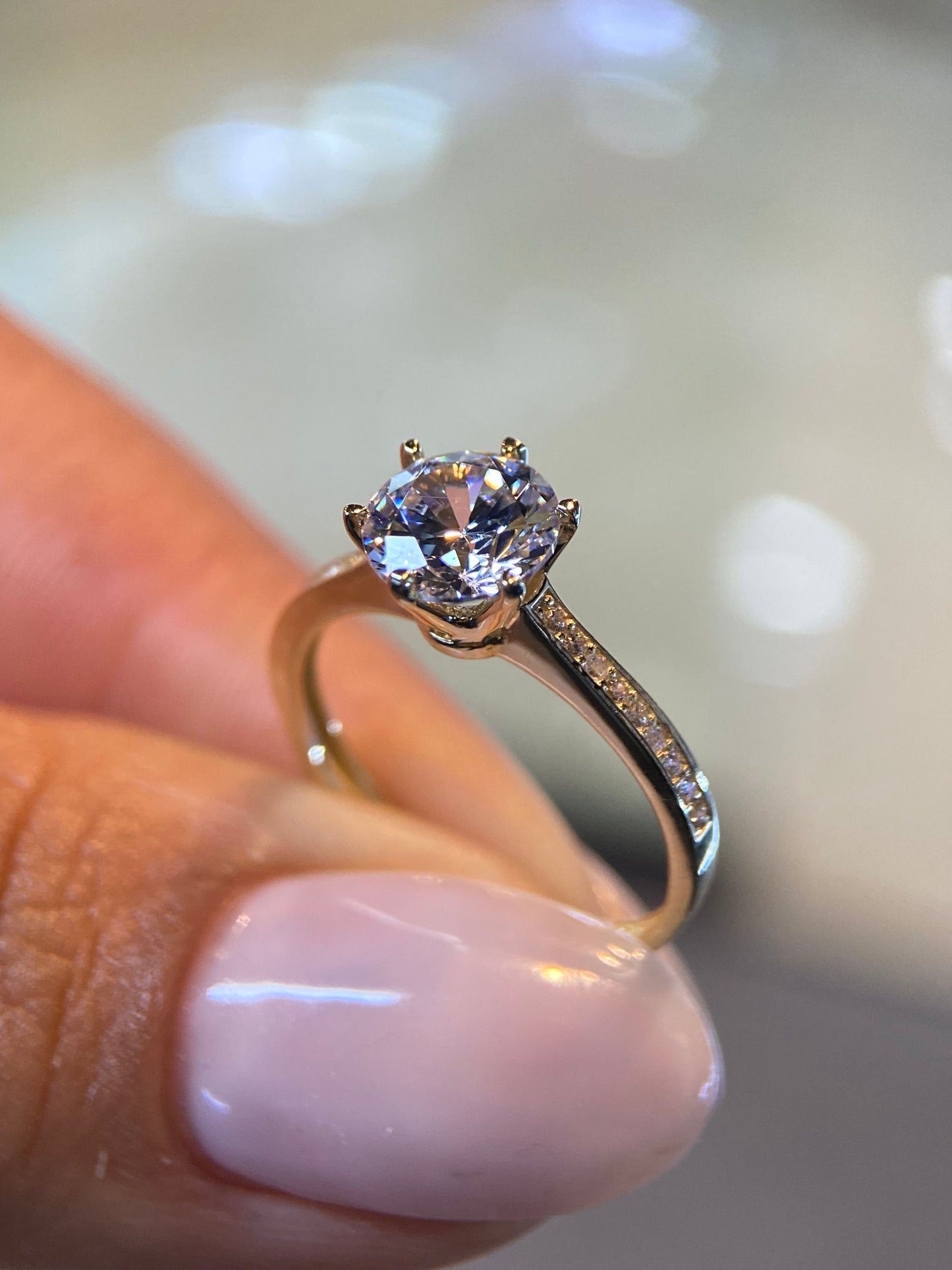 Anillo de compromiso en oro