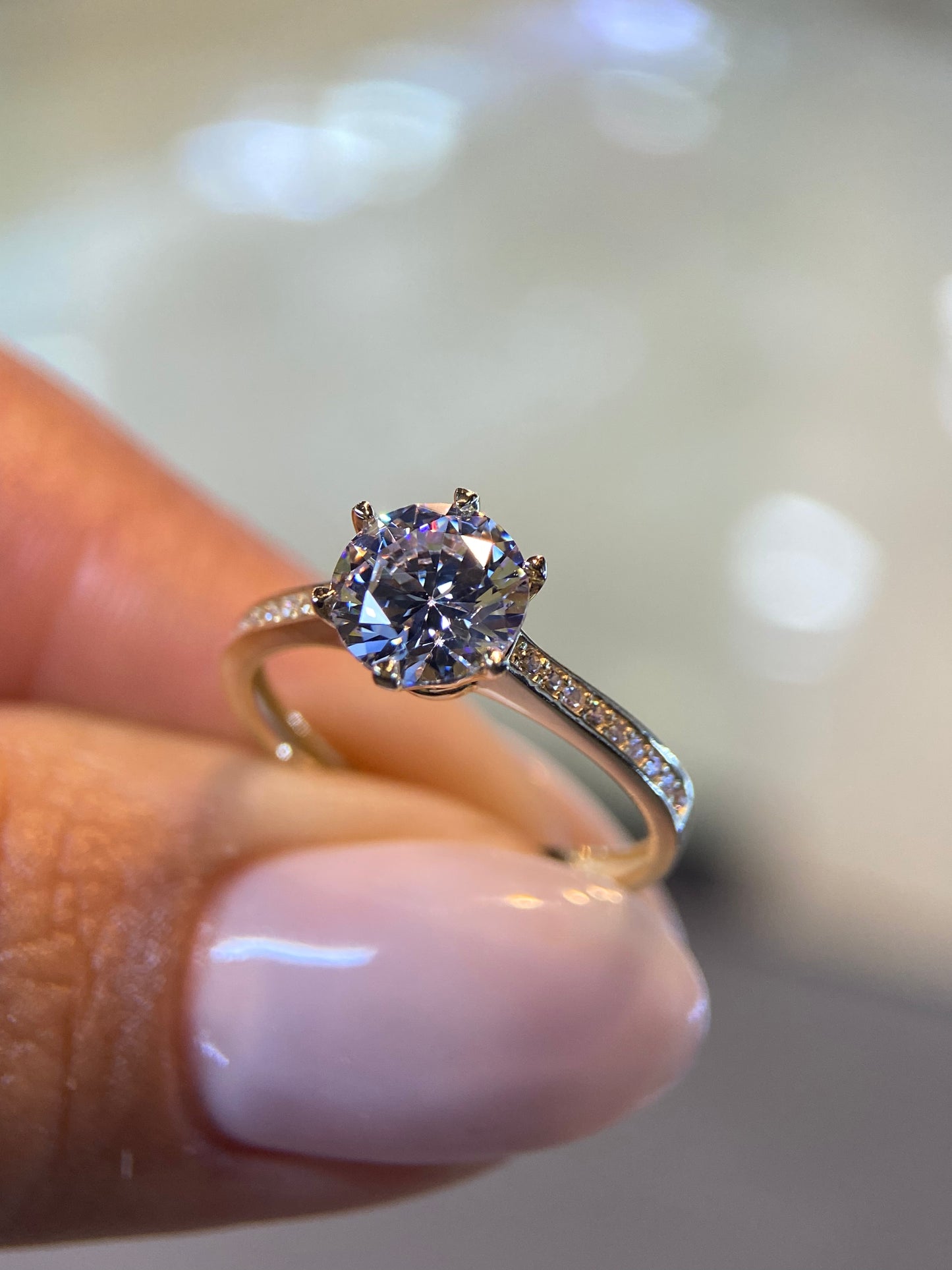Anillo de compromiso en oro