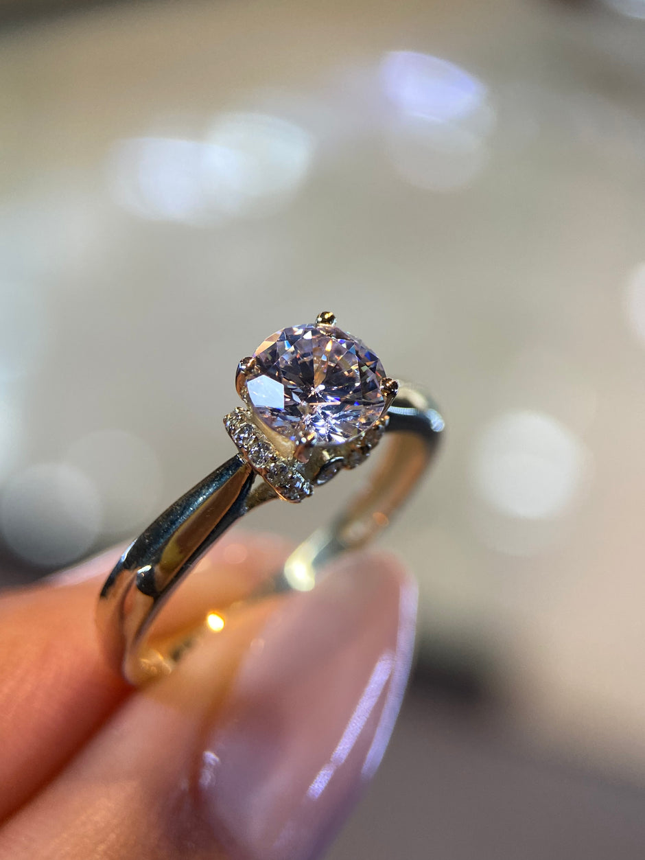 Anillo en Oro Amarillo 10k con Circonias Mod. 15493