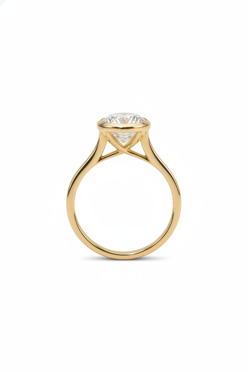 Anillo Anya en oro corte oval 3.00 ct