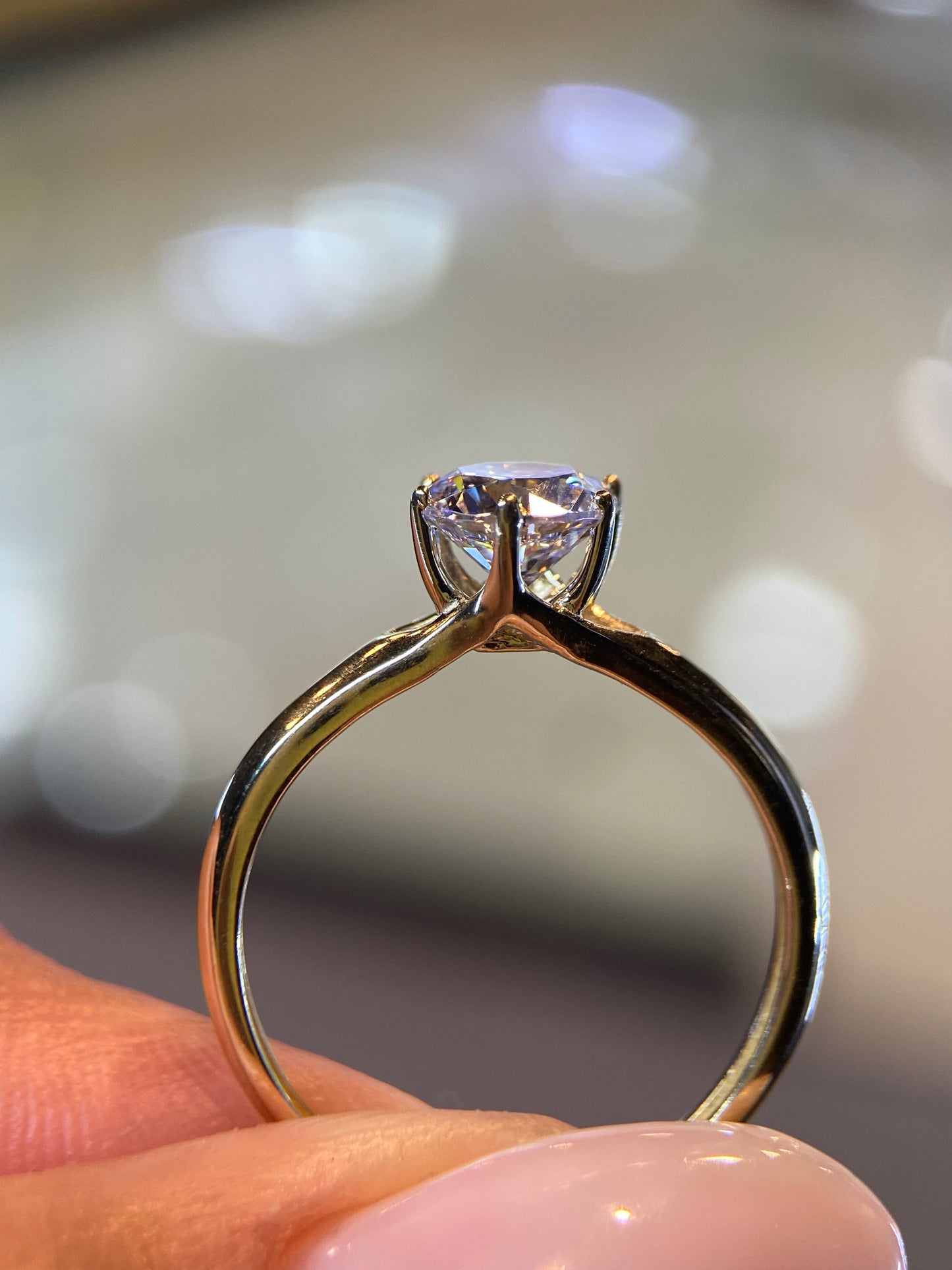 Anillo de compromiso en oro