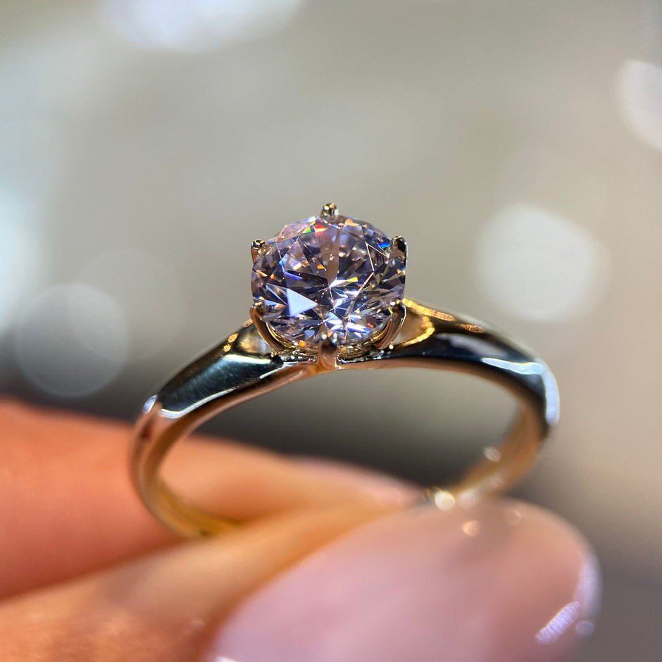 Anillo de compromiso en oro