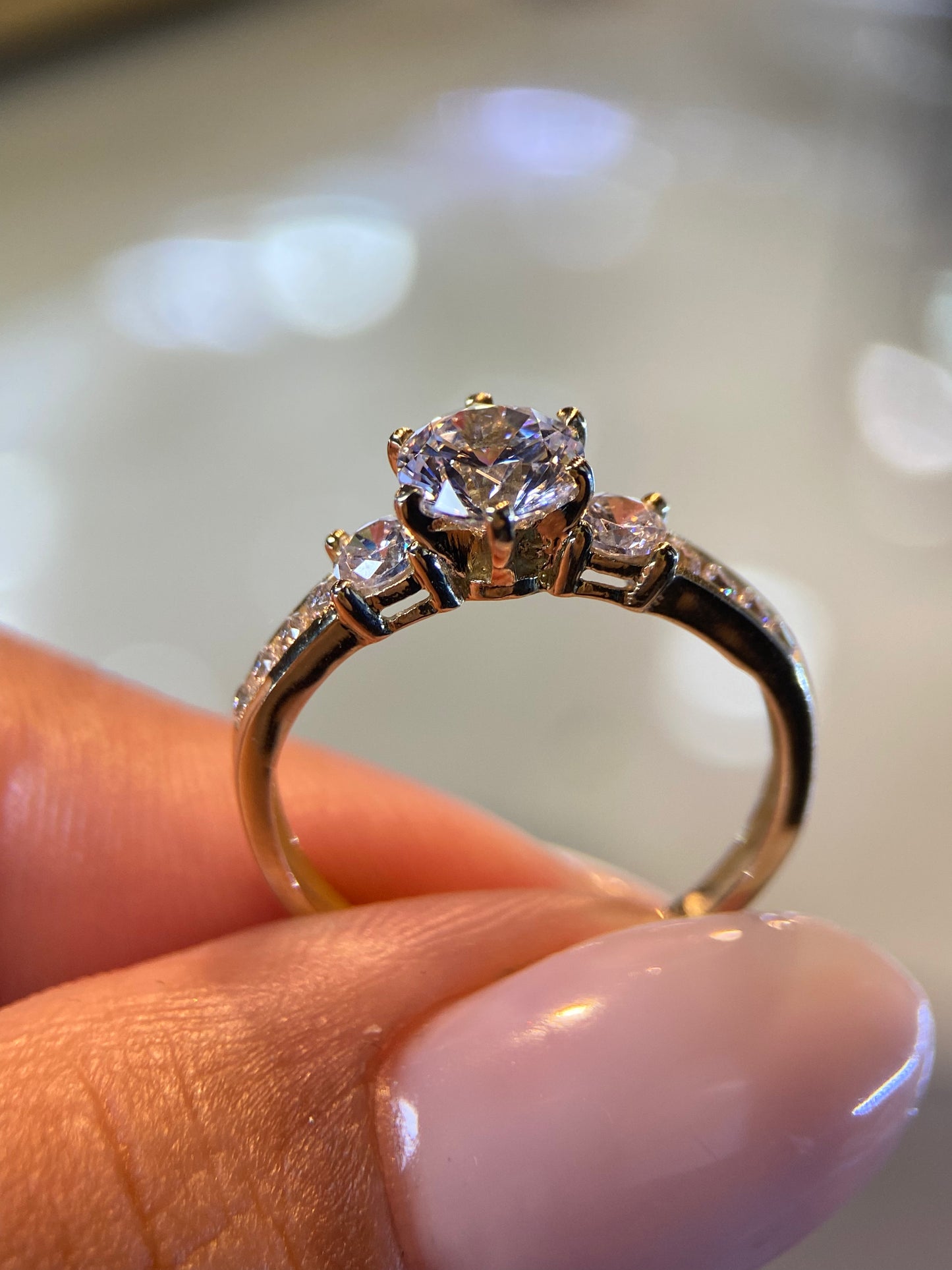 Anillo de compromiso en oro