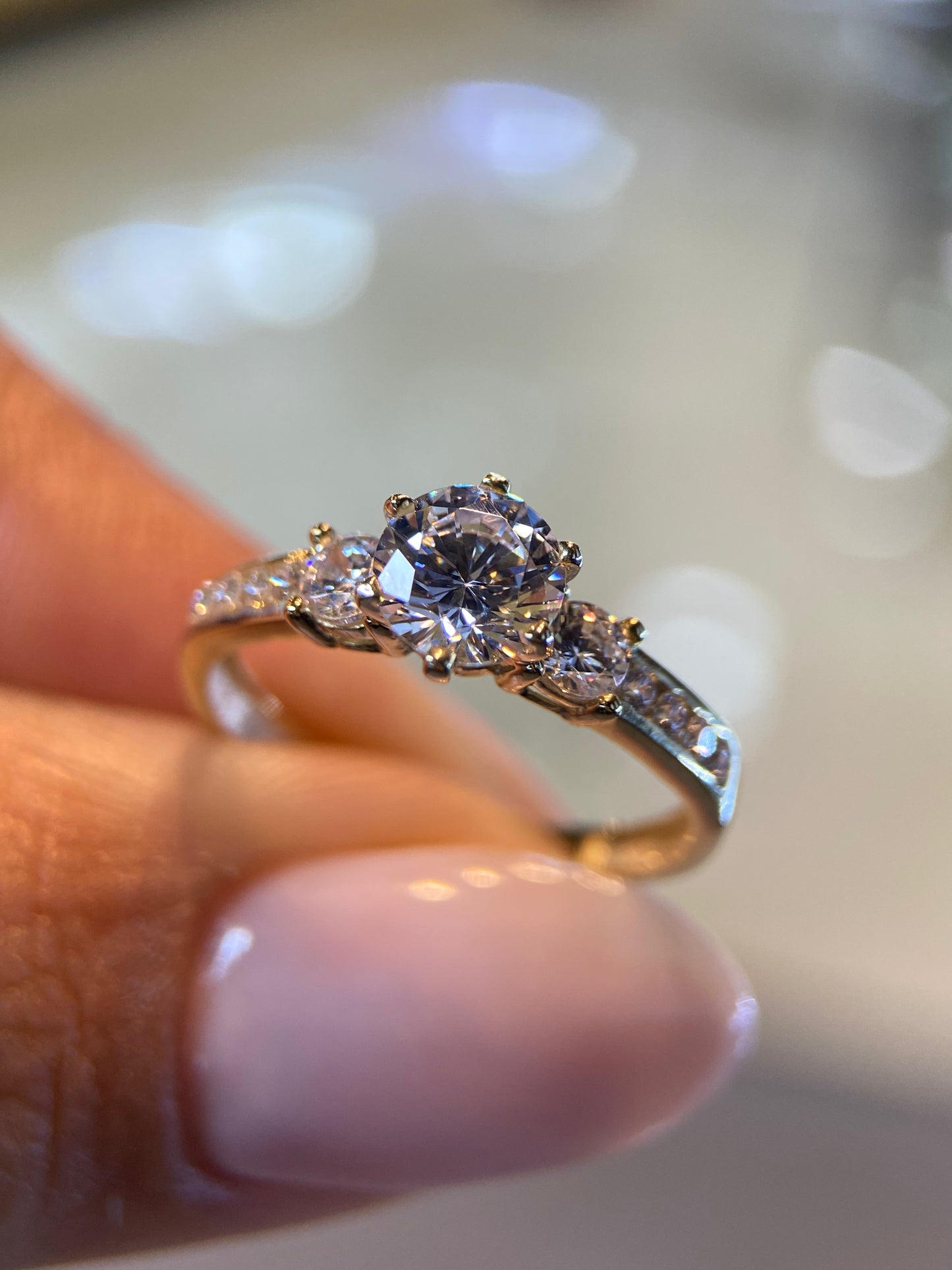 Anillo de compromiso en oro