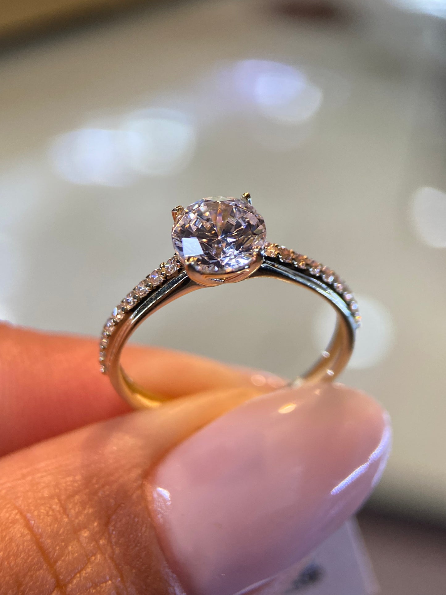 Anillo de compromiso en oro