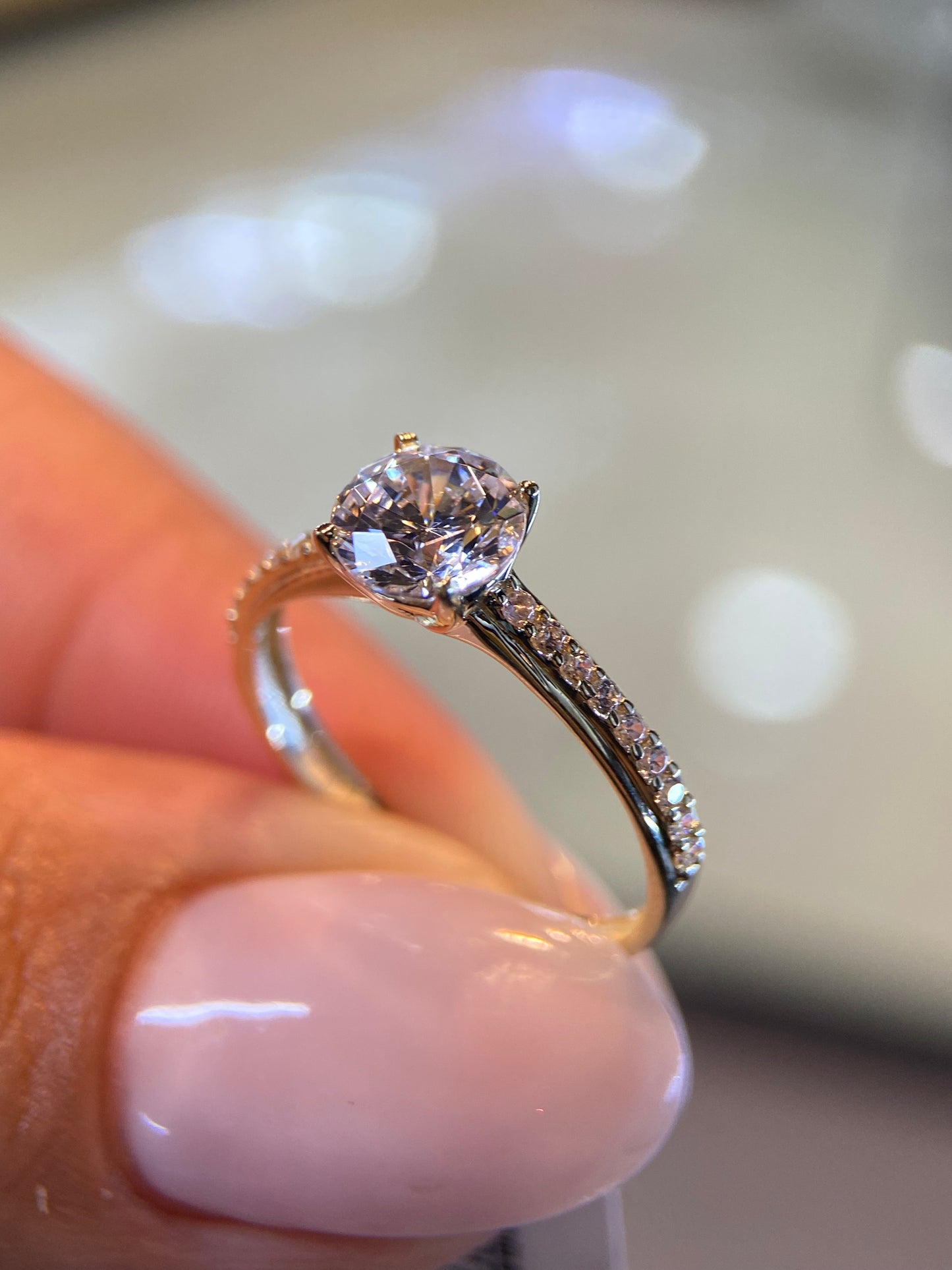 Anillo de compromiso en oro