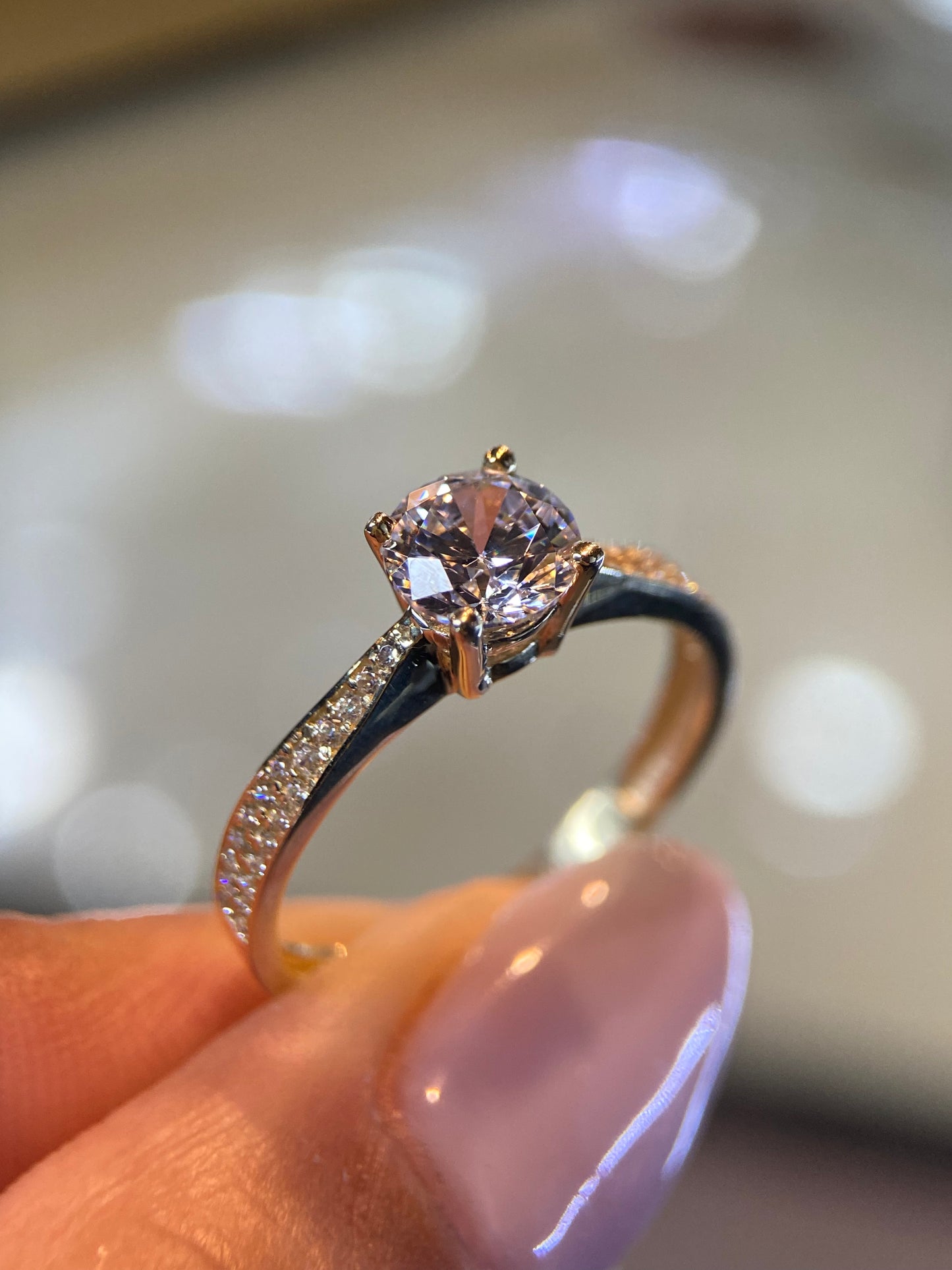Anillo de compromiso en oro
