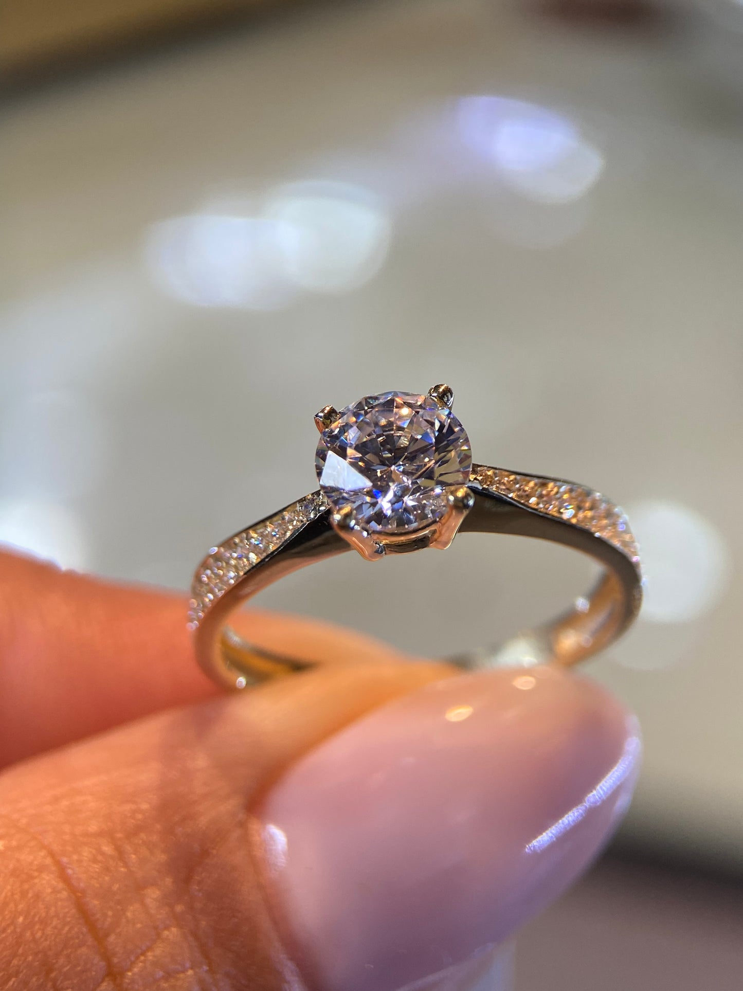 Anillo de compromiso en oro