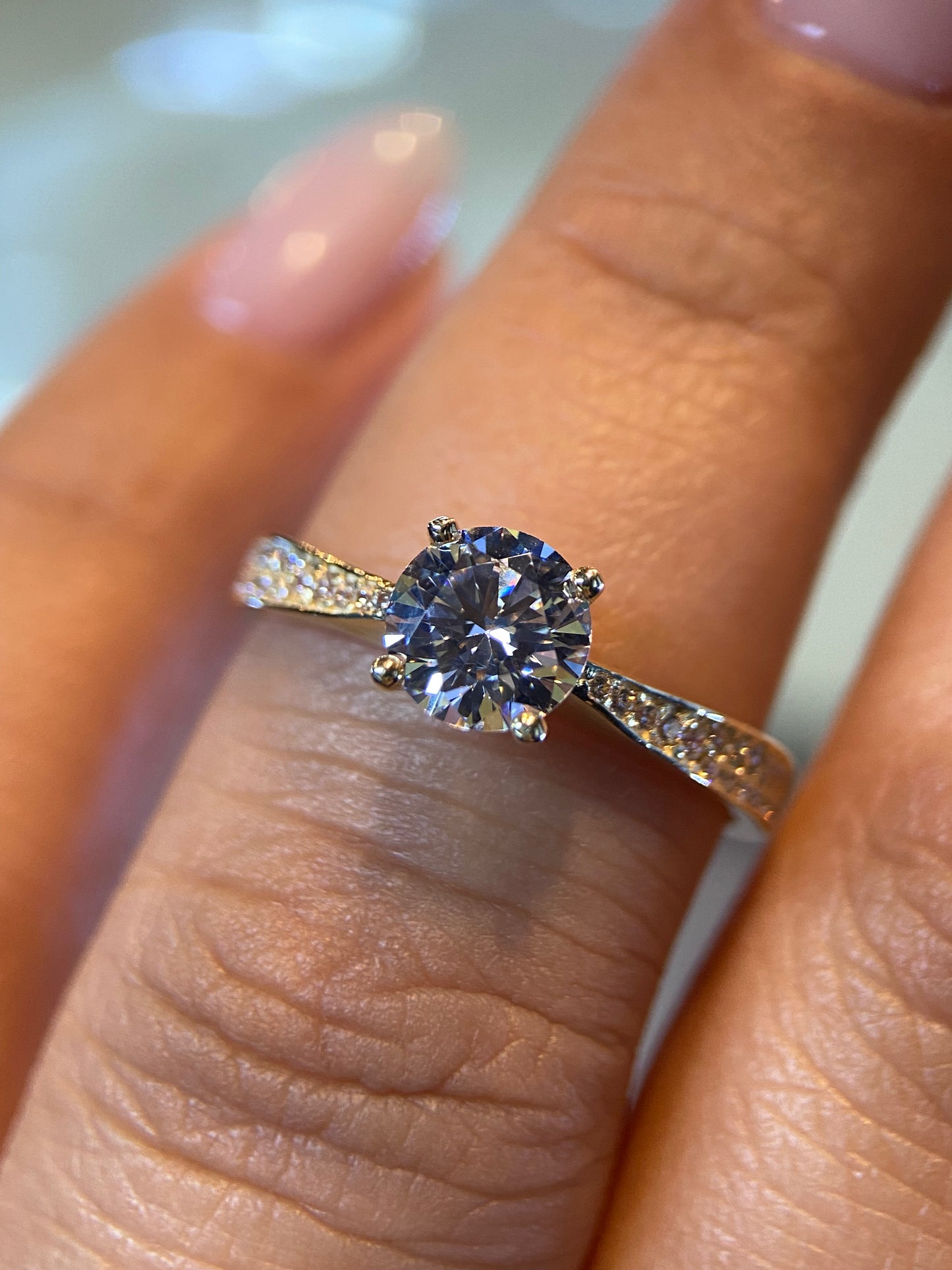 Anillo de compromiso en oro