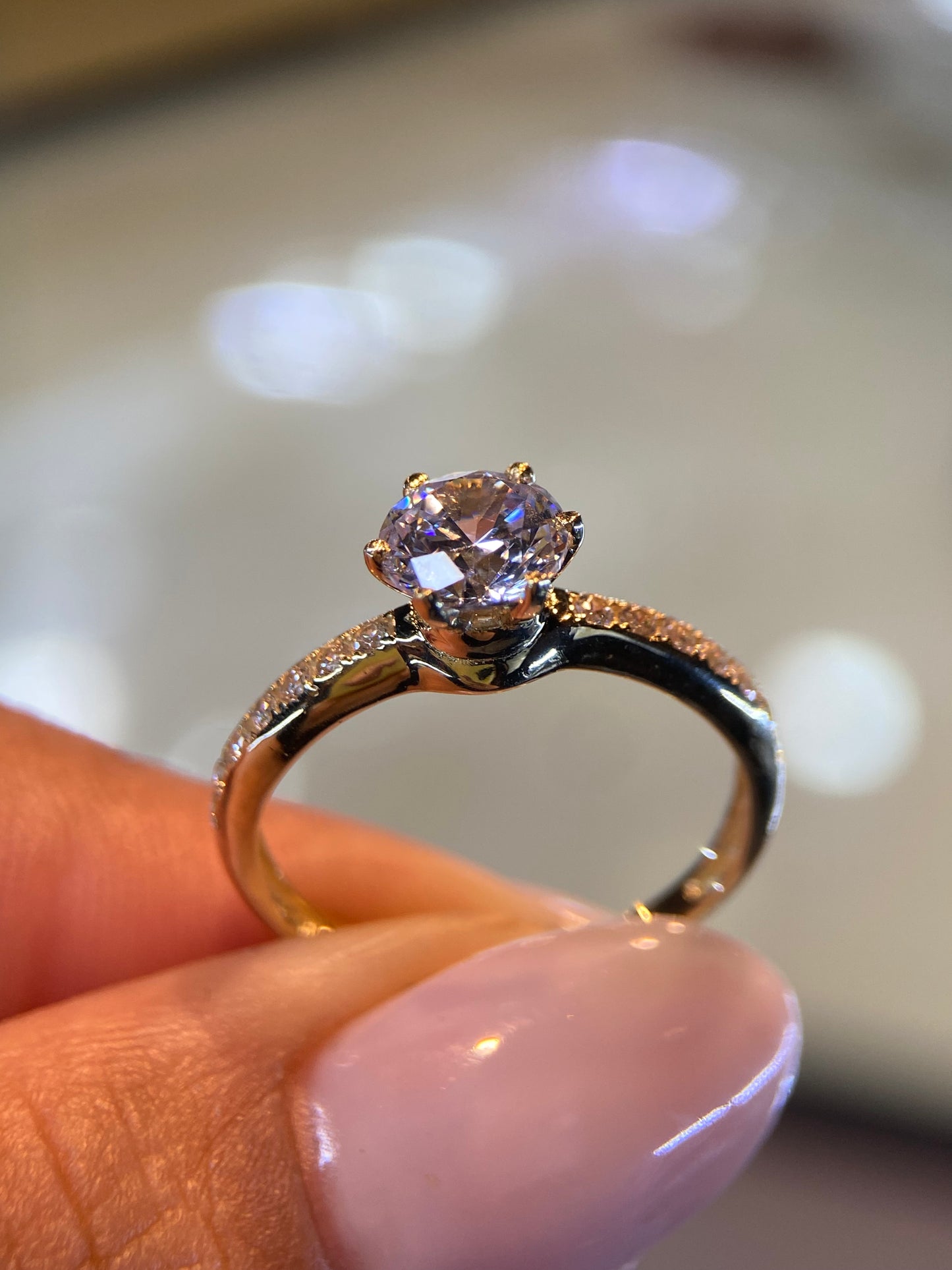 Anillo de compromiso en oro