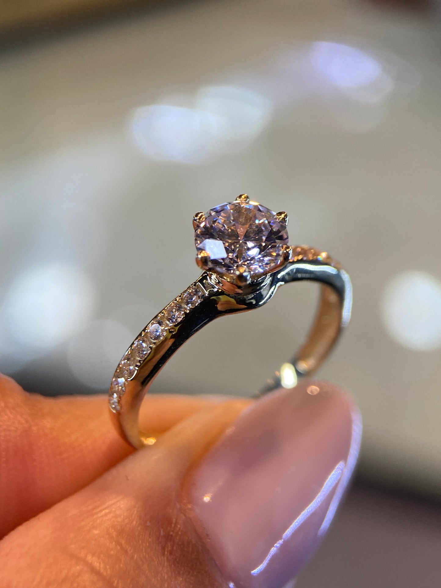 Anillo de compromiso en oro