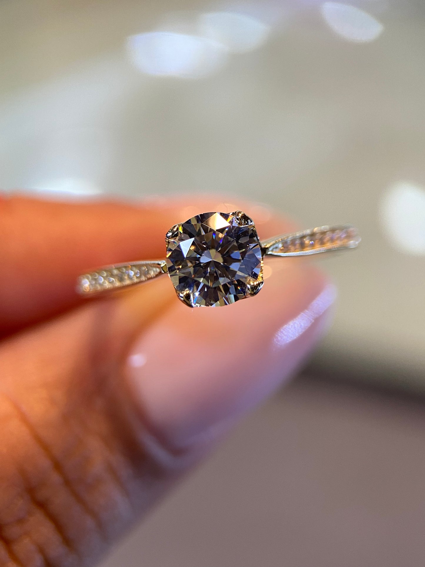 Anillo de compromiso en oro