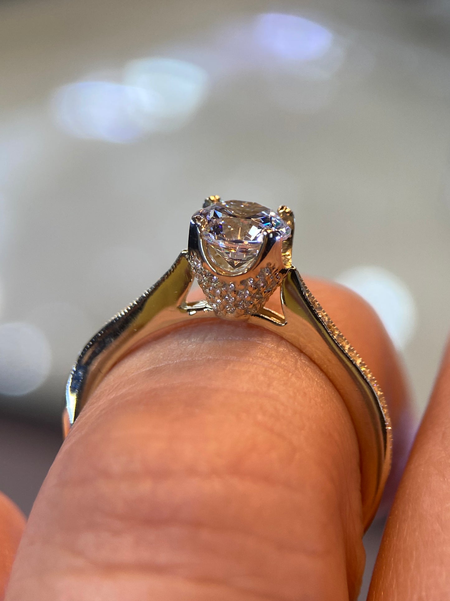 Anillo de compromiso en oro