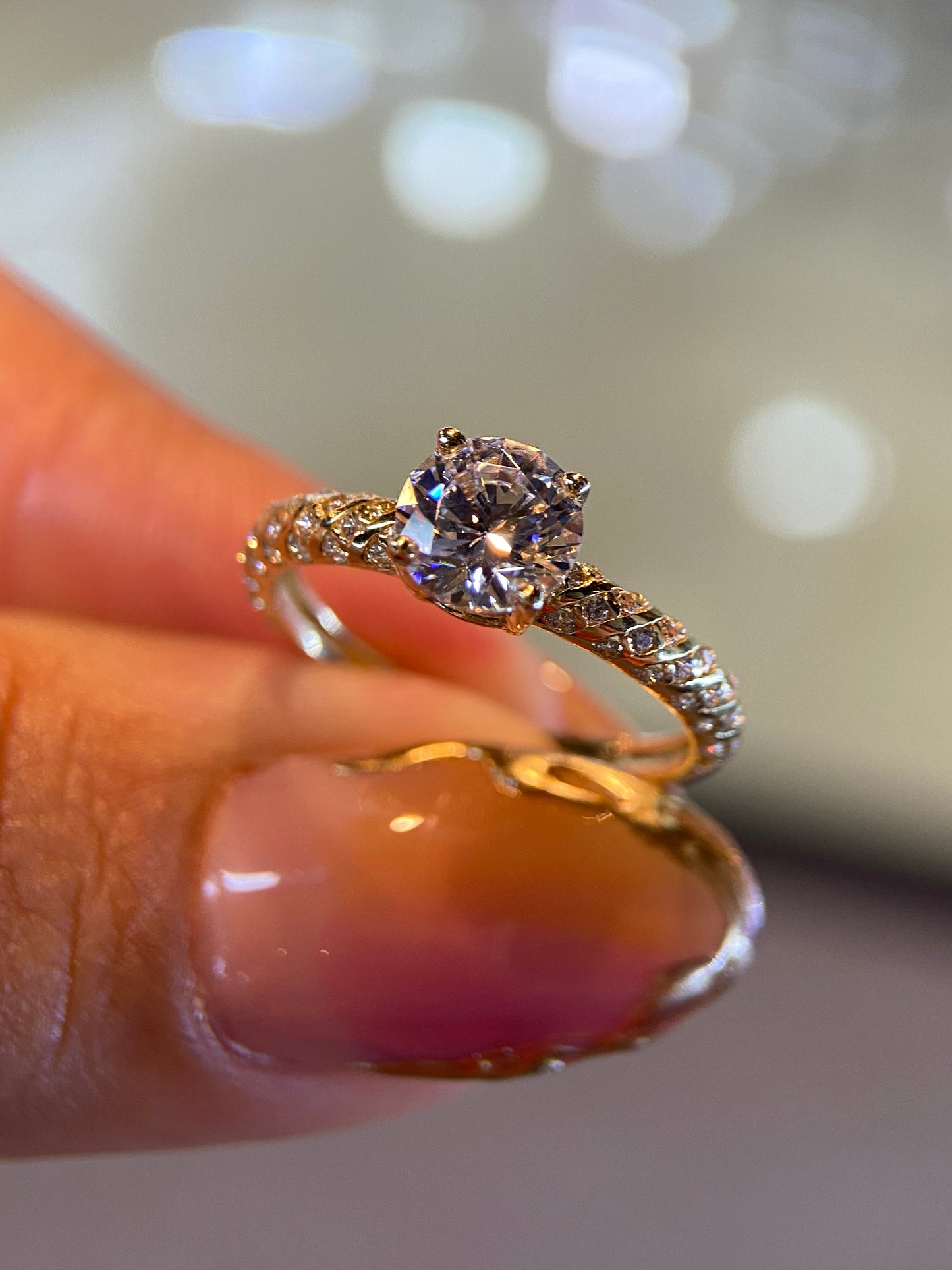 Anillo de compromiso en oro