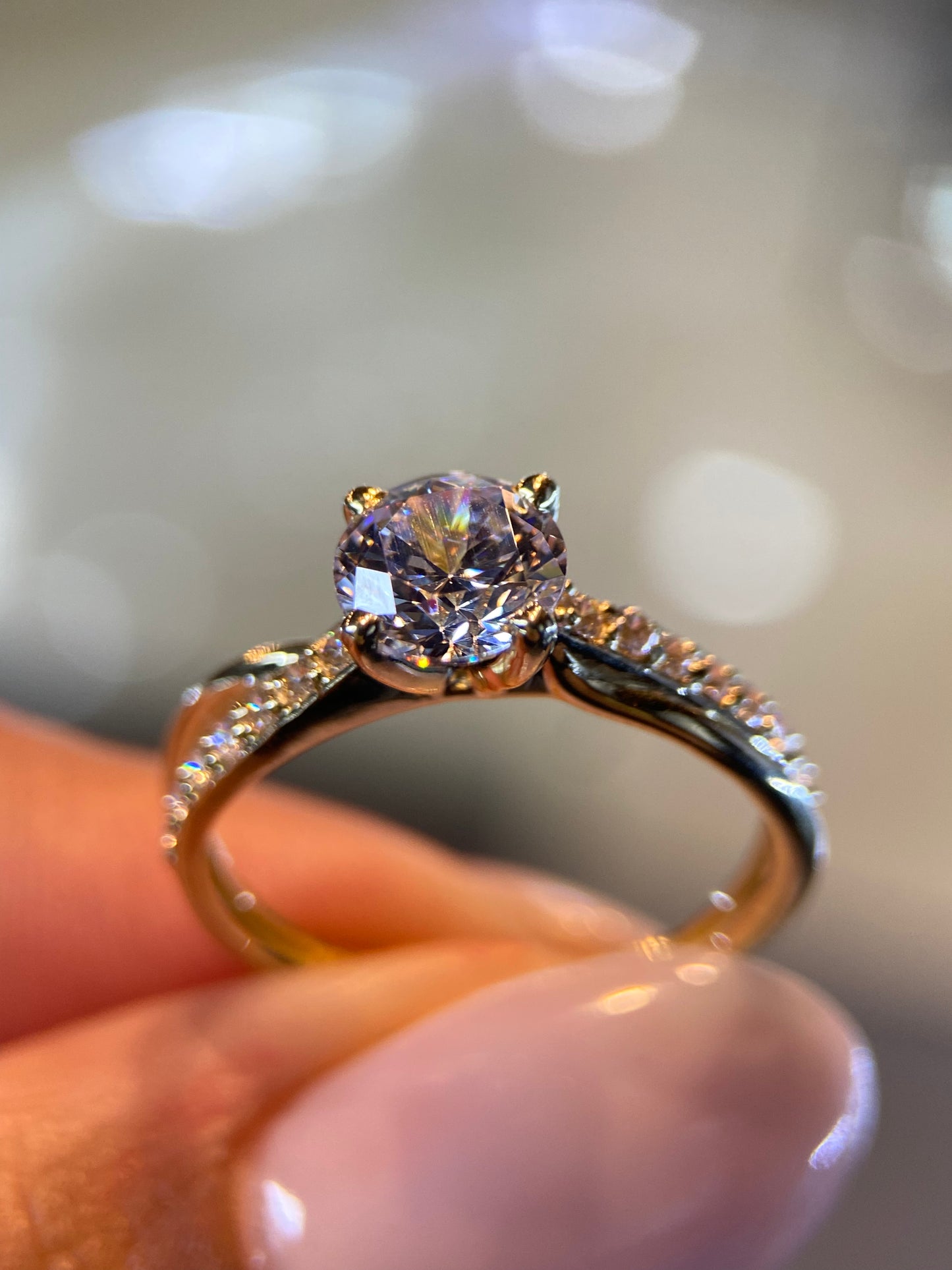 Anillo de compromiso en oro