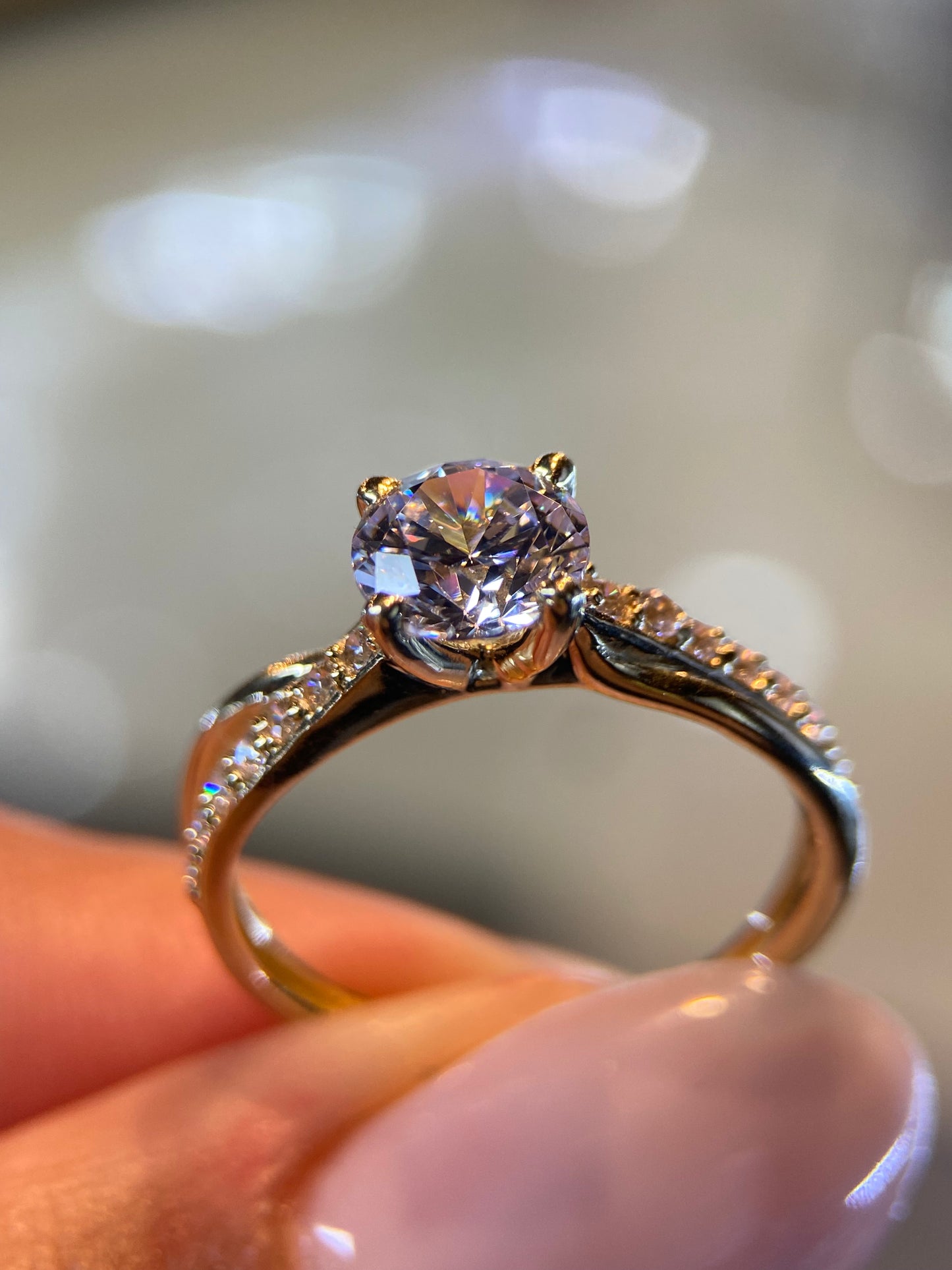Anillo de compromiso en oro