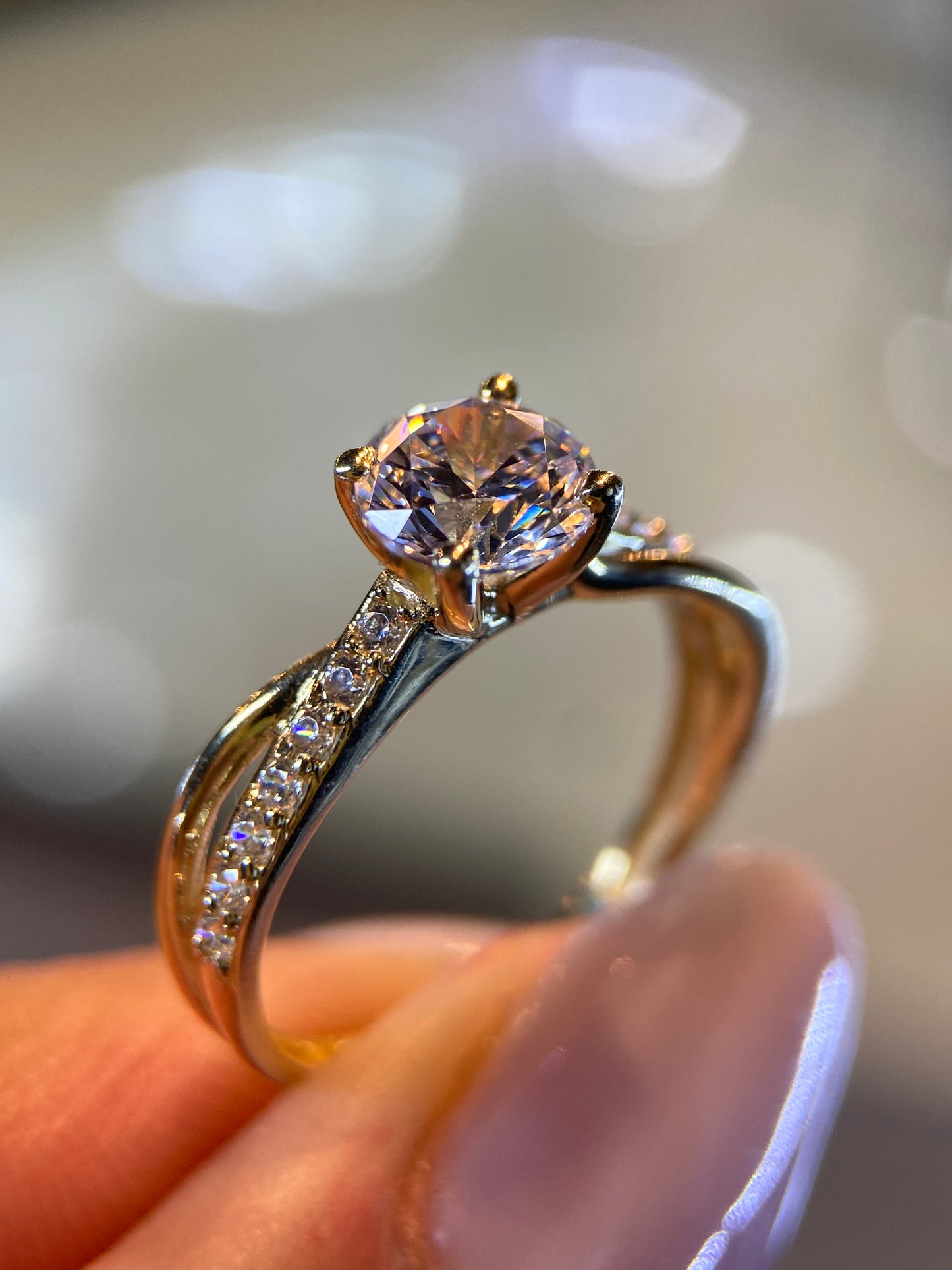 Anillo de compromiso en oro