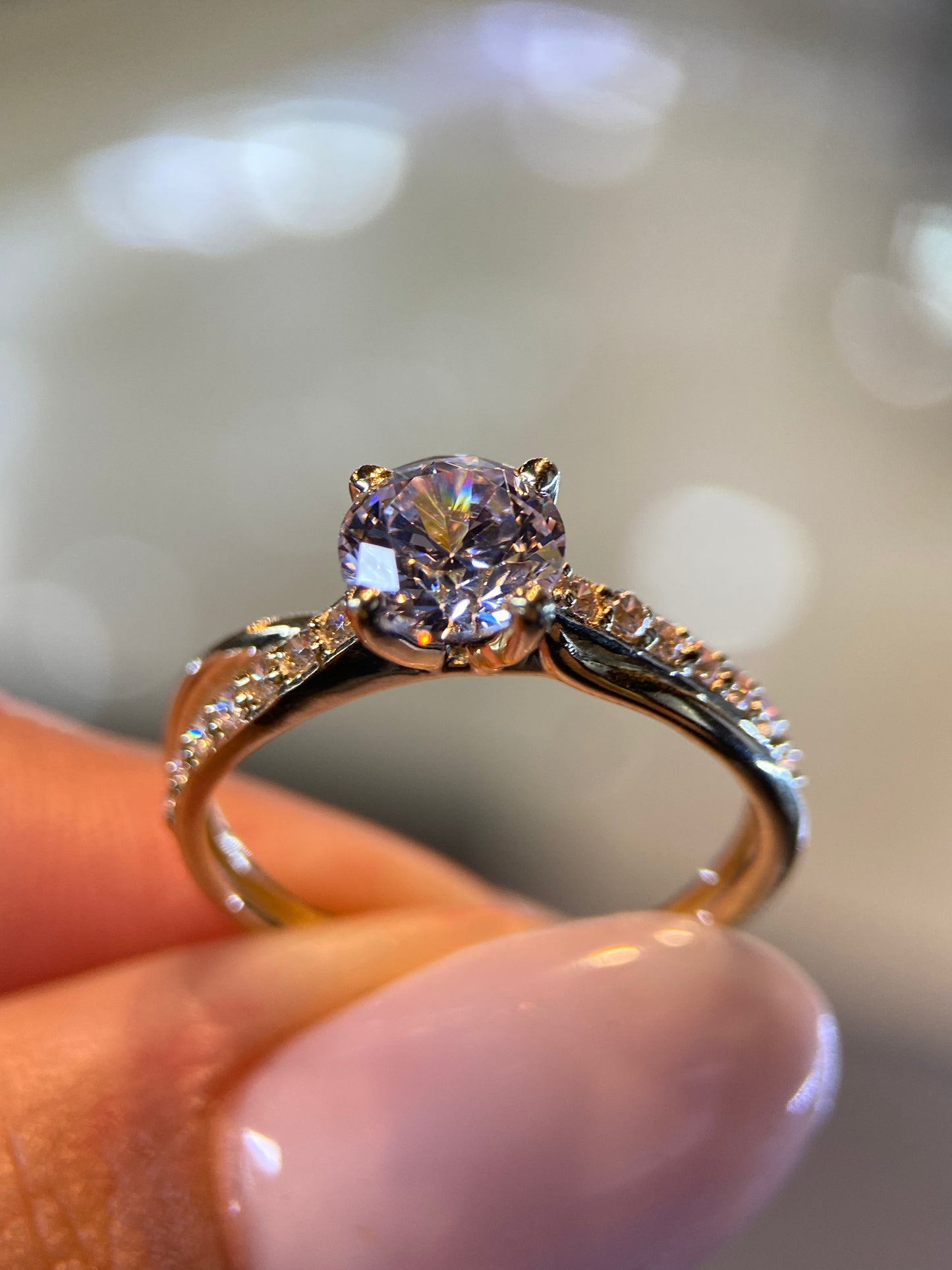 Anillo de compromiso en oro