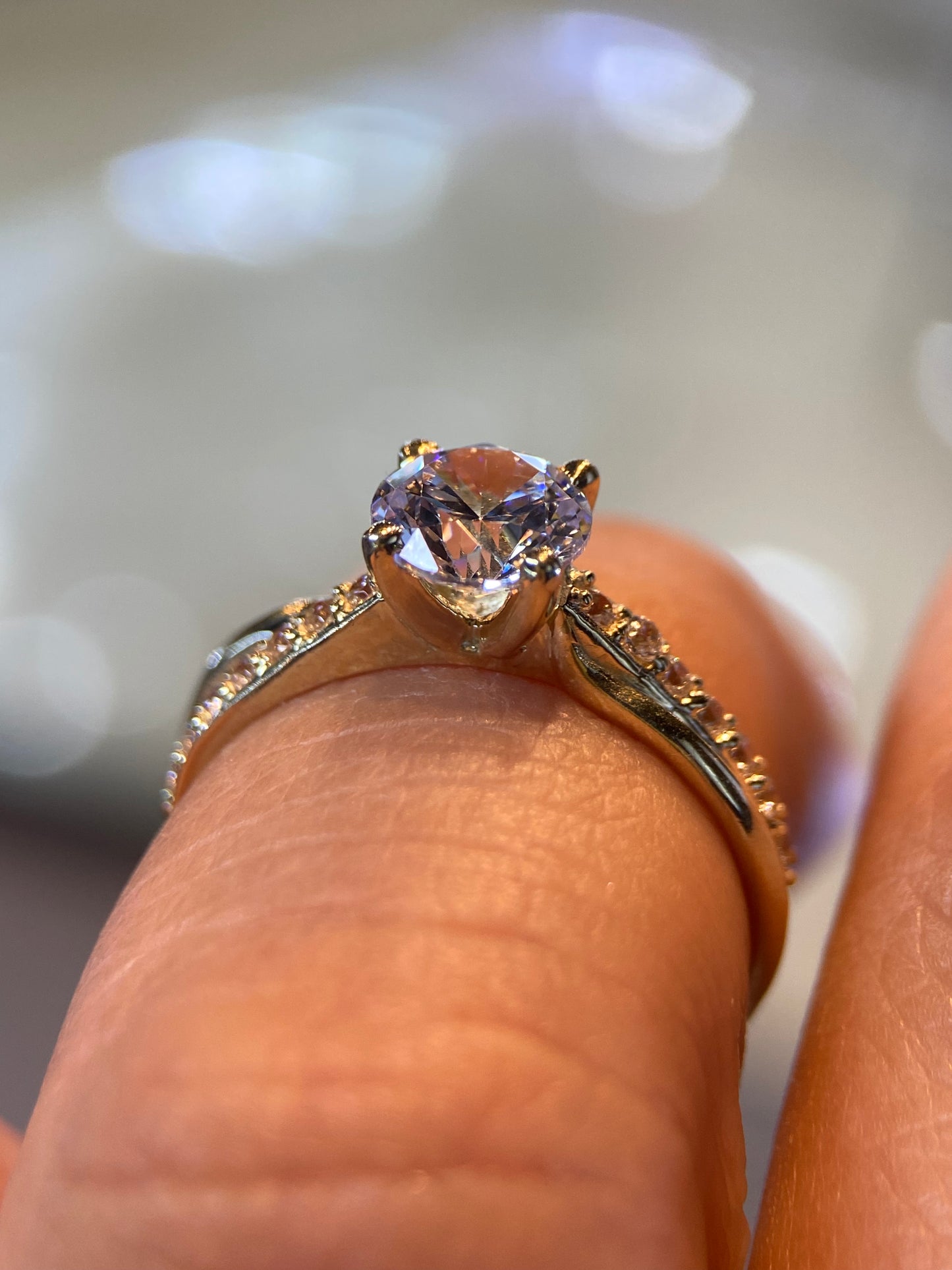 Anillo de compromiso en oro