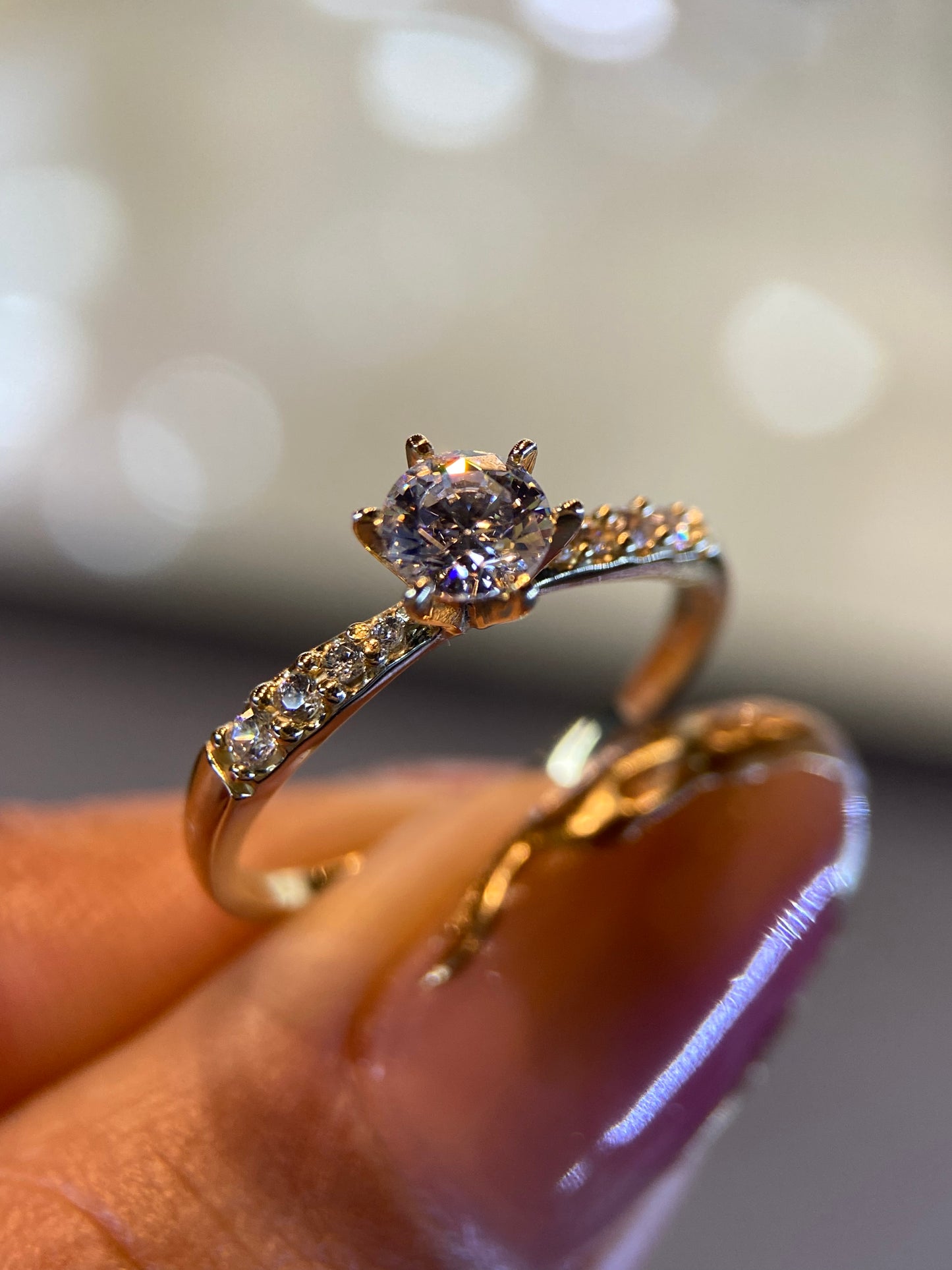 Anillo de compromiso en oro