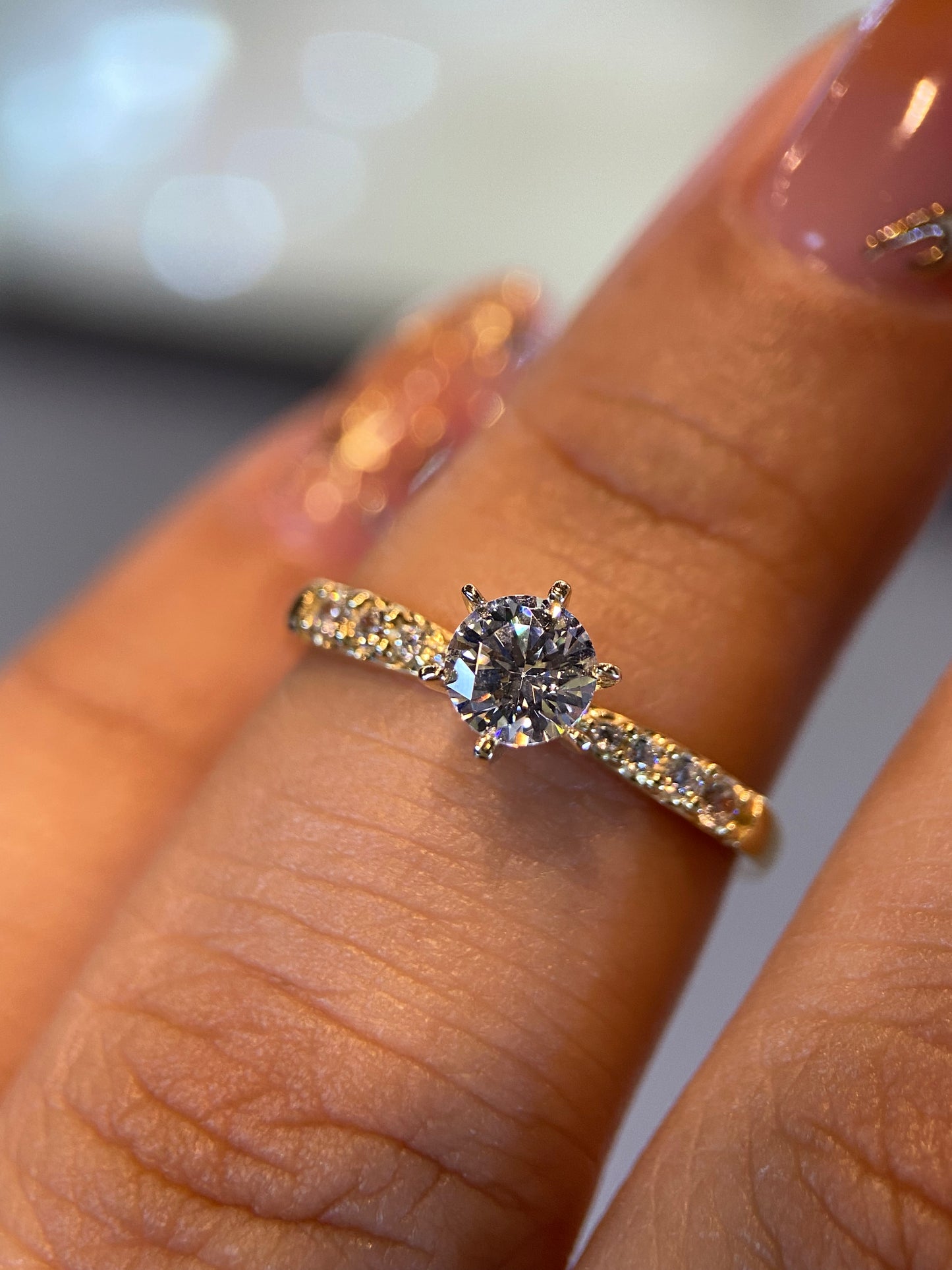 Anillo de compromiso en oro