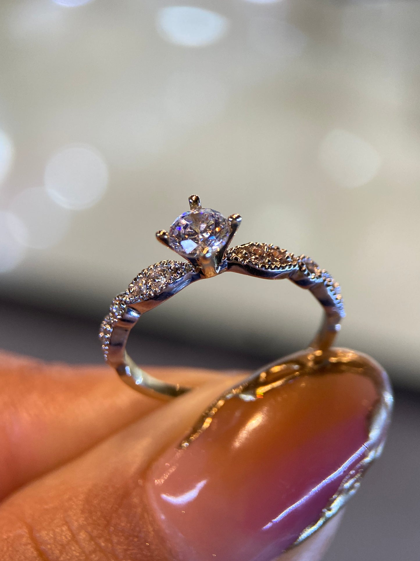 Anillo de compromiso en oro
