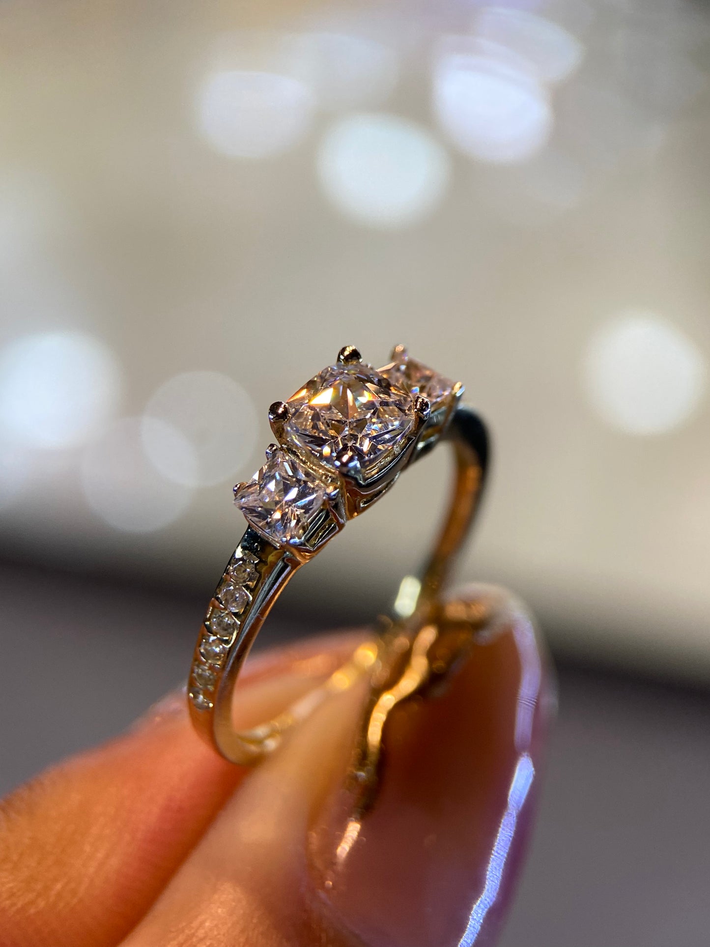 Anillo de compromiso en oro