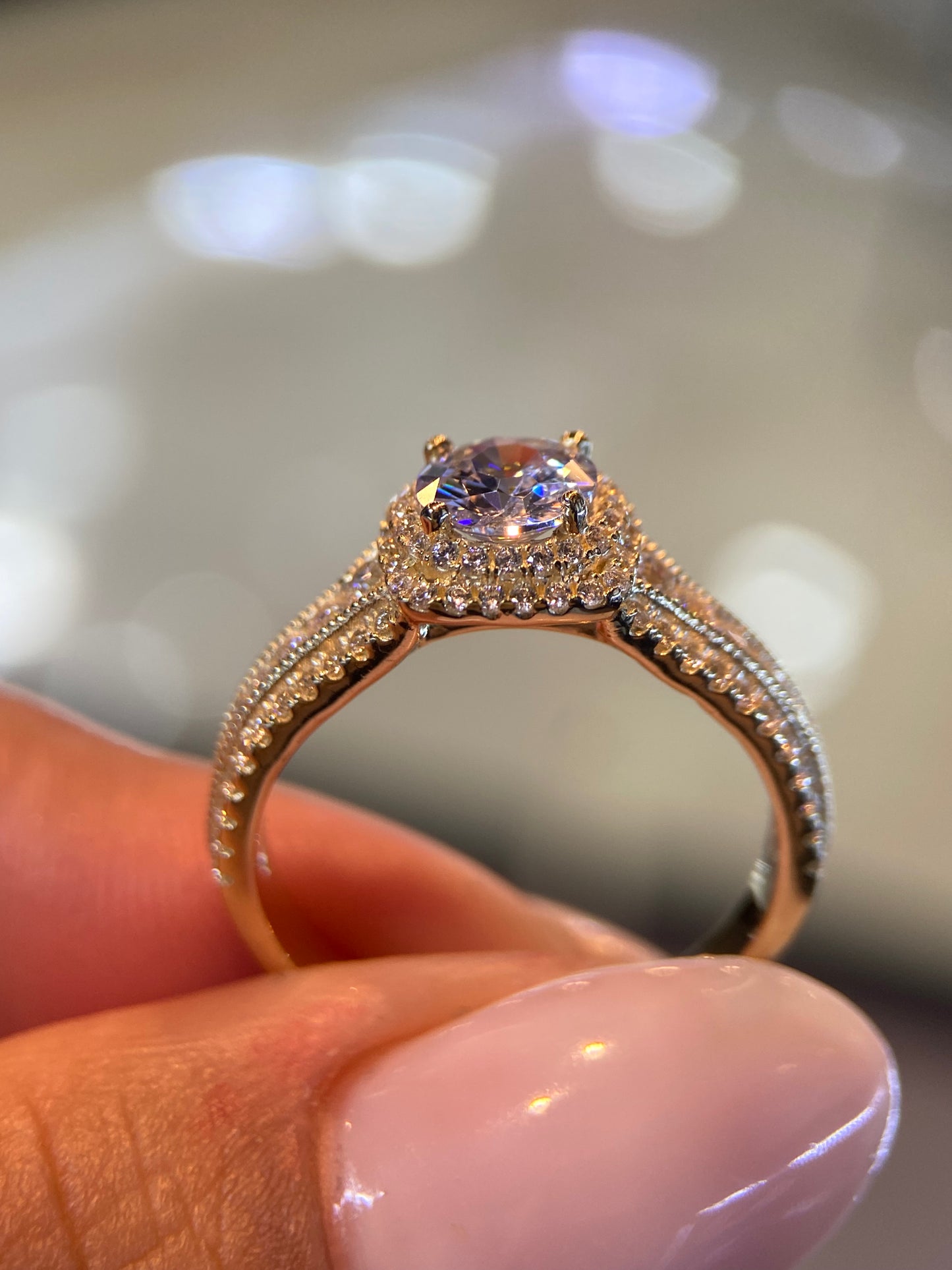 Anillo de compromiso en oro