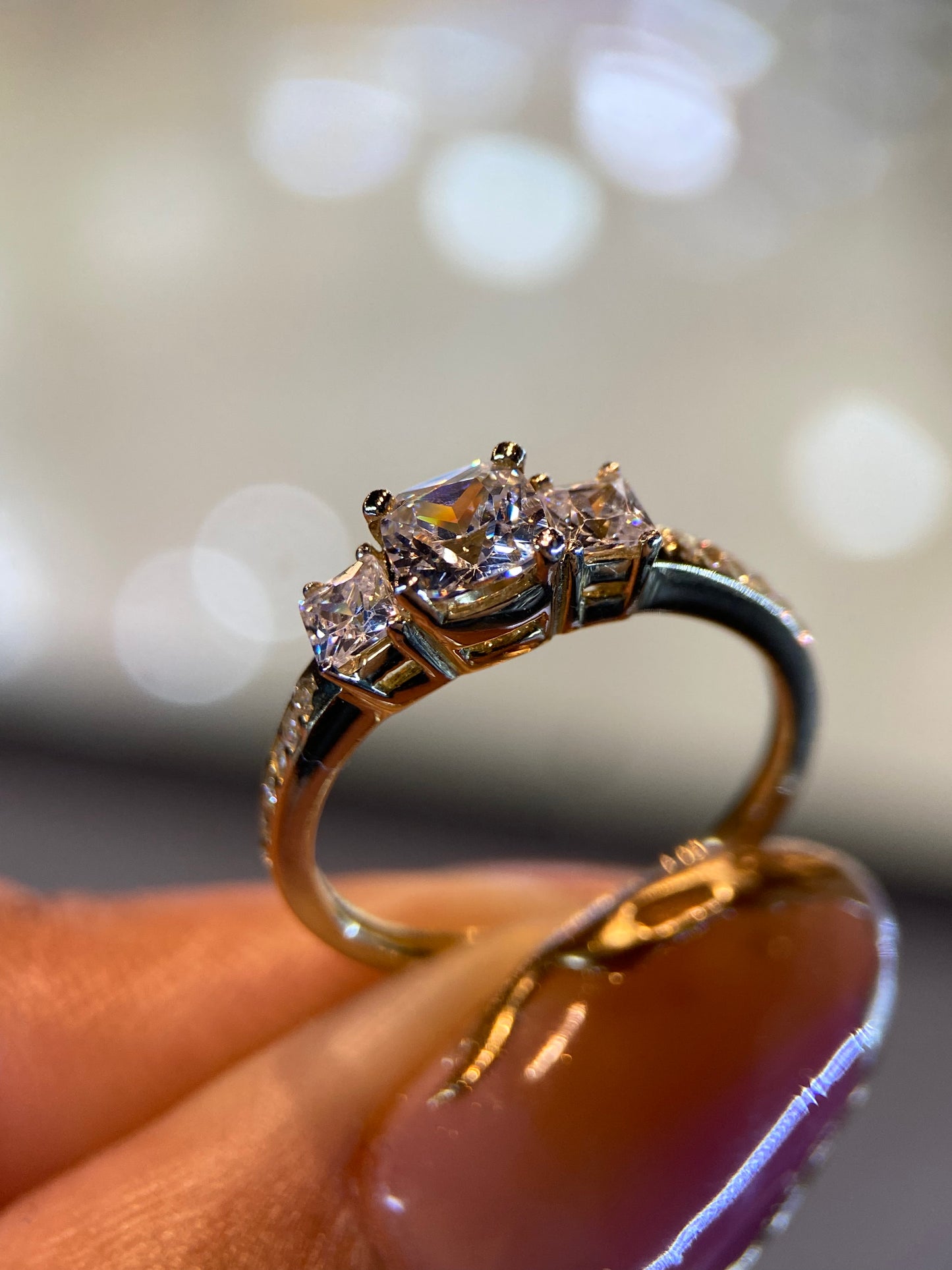 Anillo de compromiso en oro