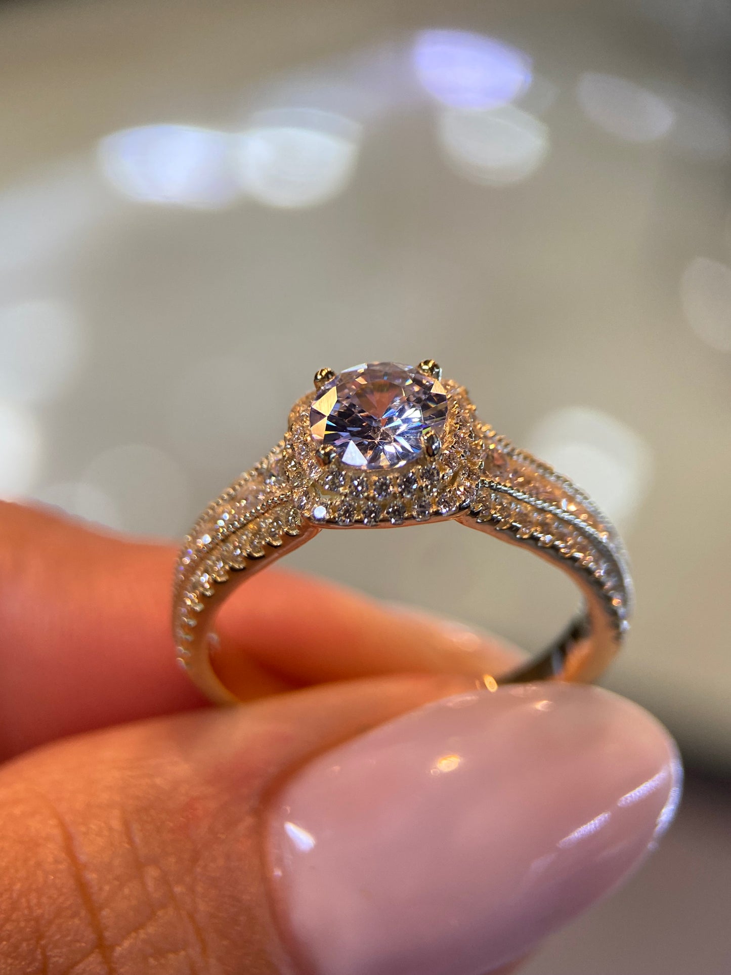 Anillo de compromiso en oro