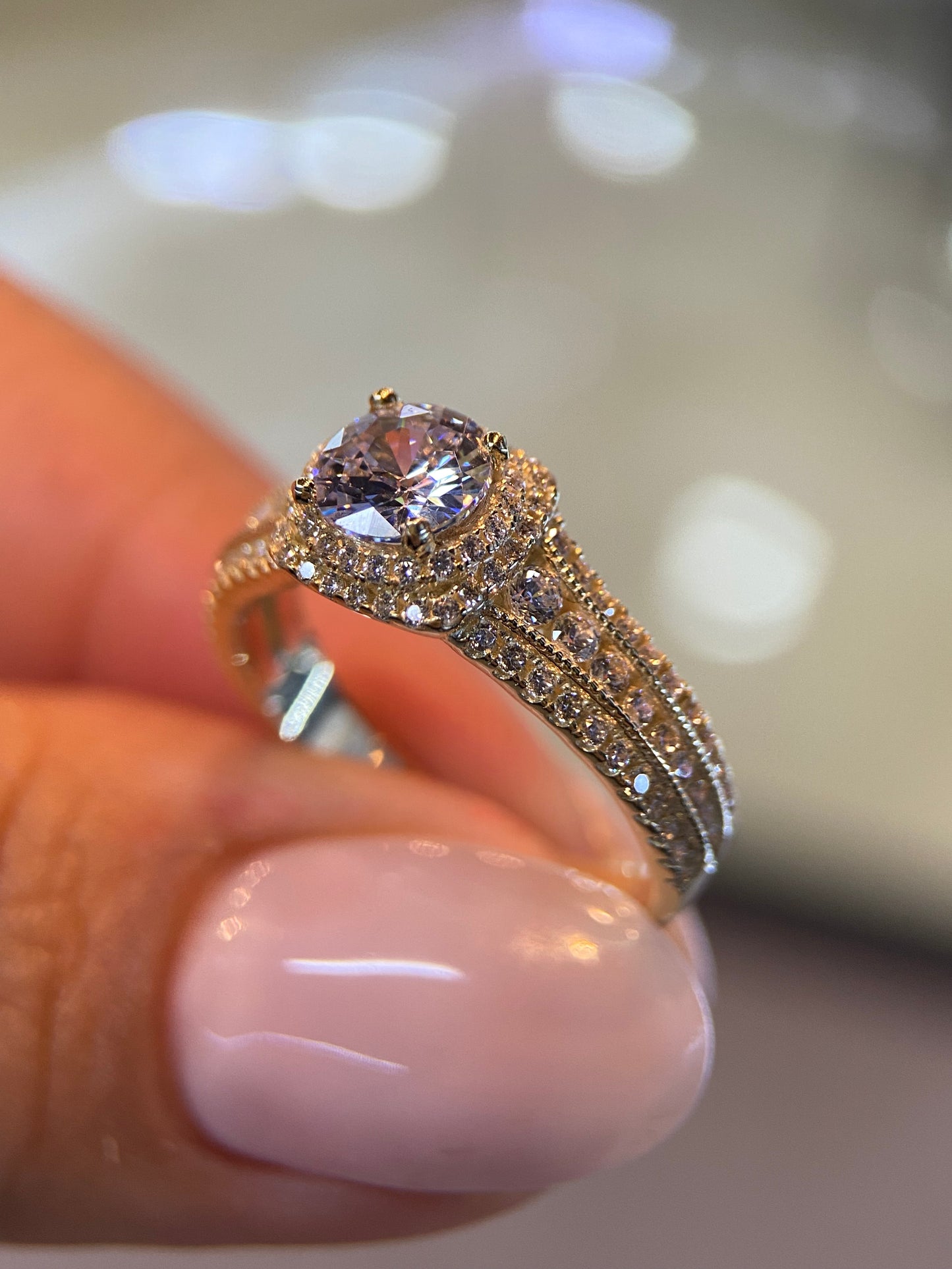 Anillo de compromiso en oro
