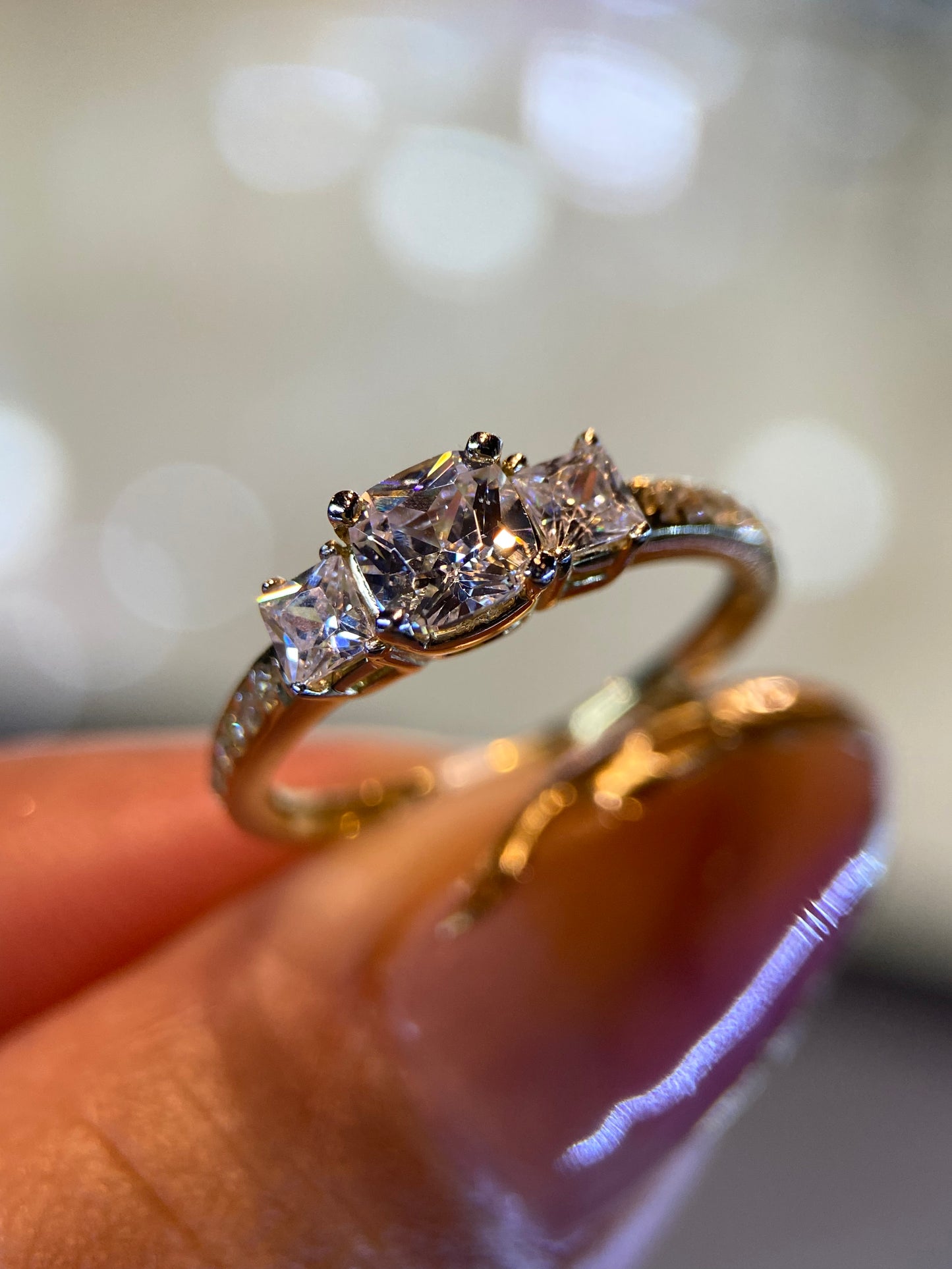 Anillo de compromiso en oro
