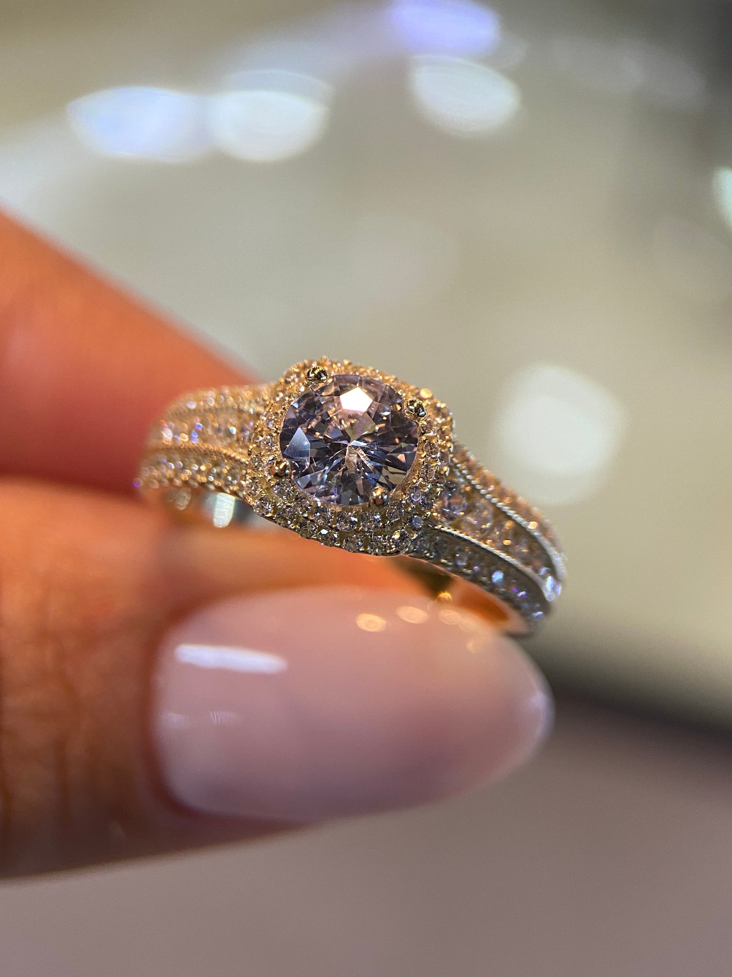 Anillo de compromiso en oro