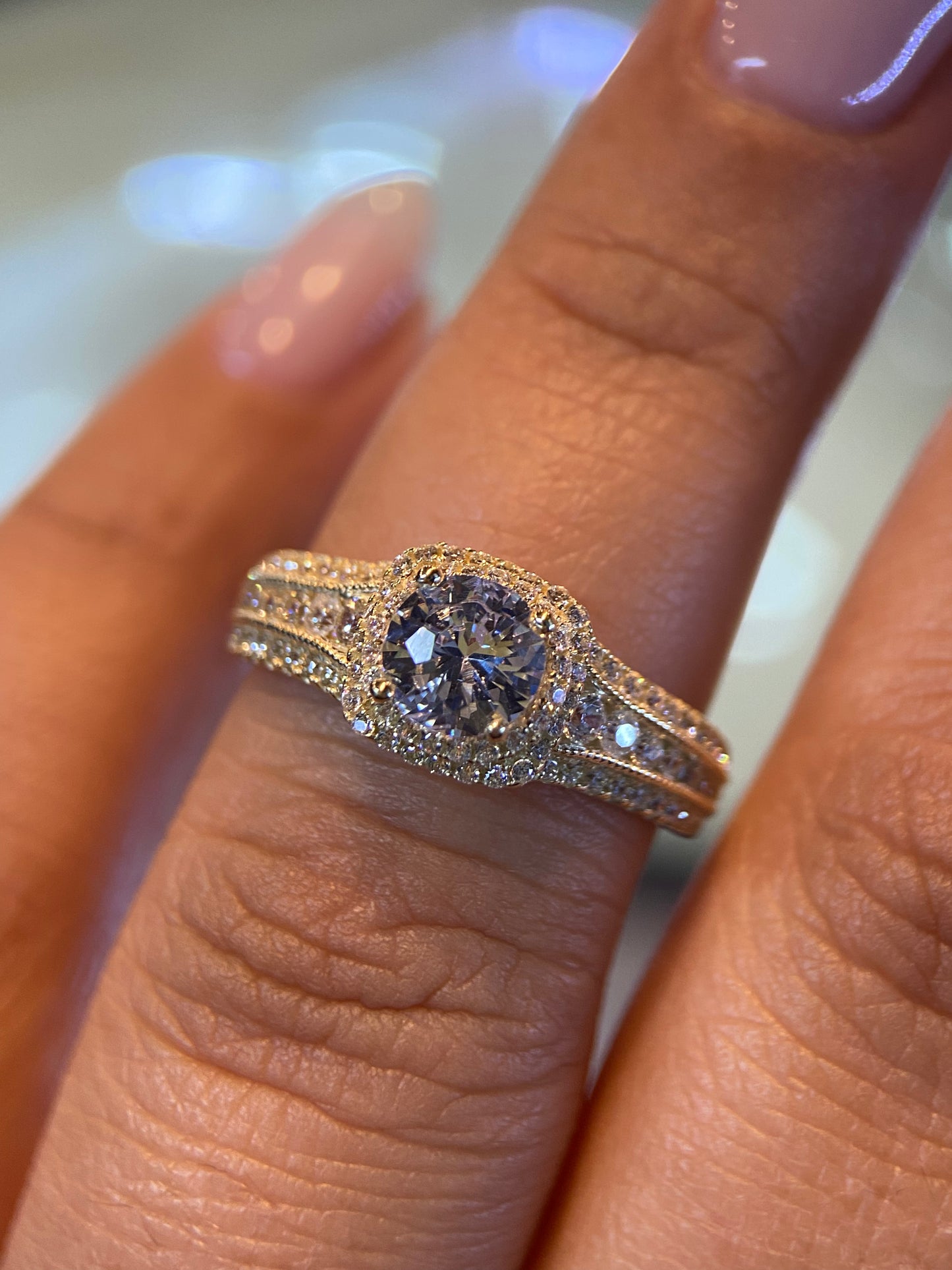 Anillo de compromiso en oro