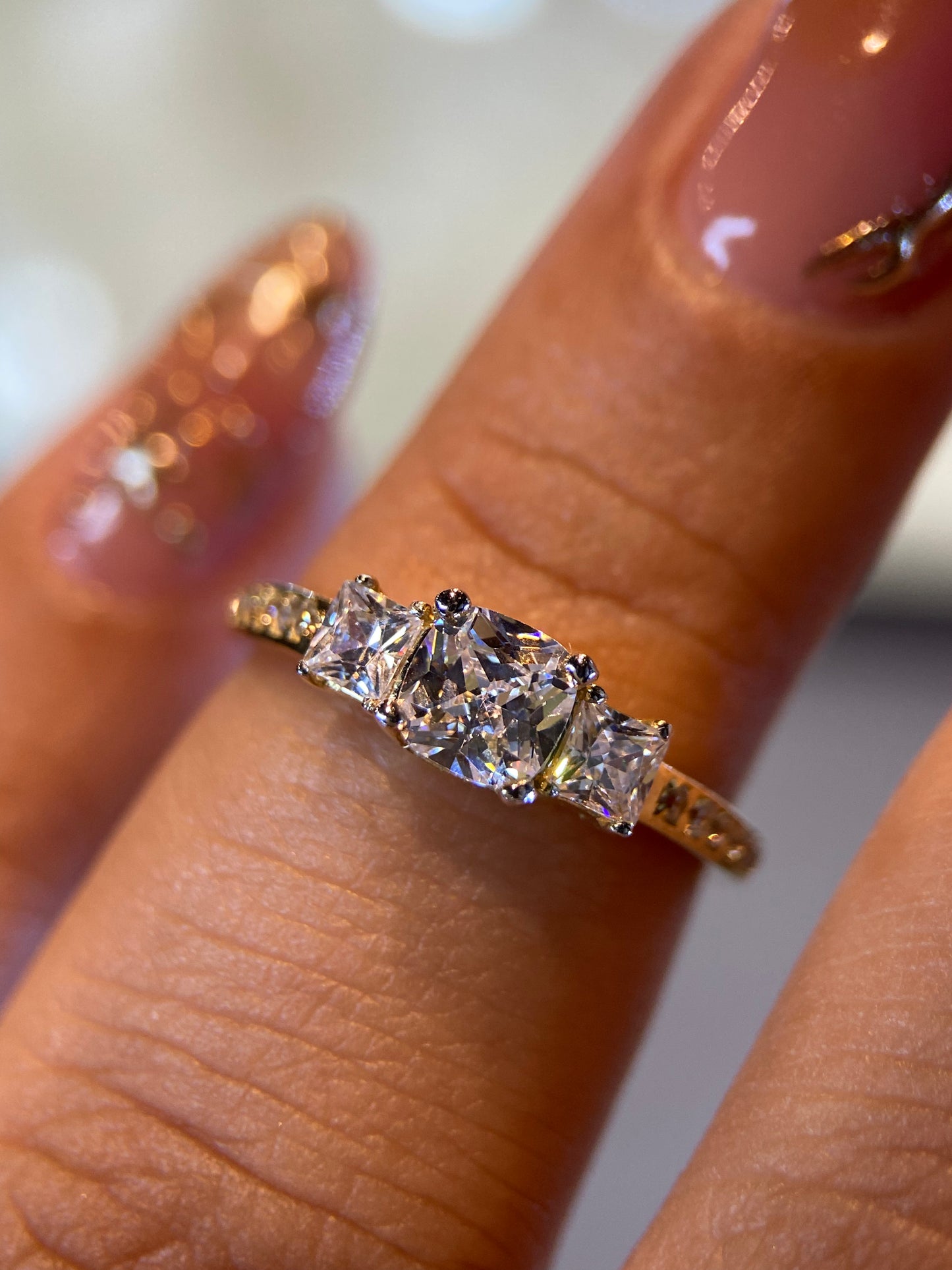 Anillo de compromiso en oro