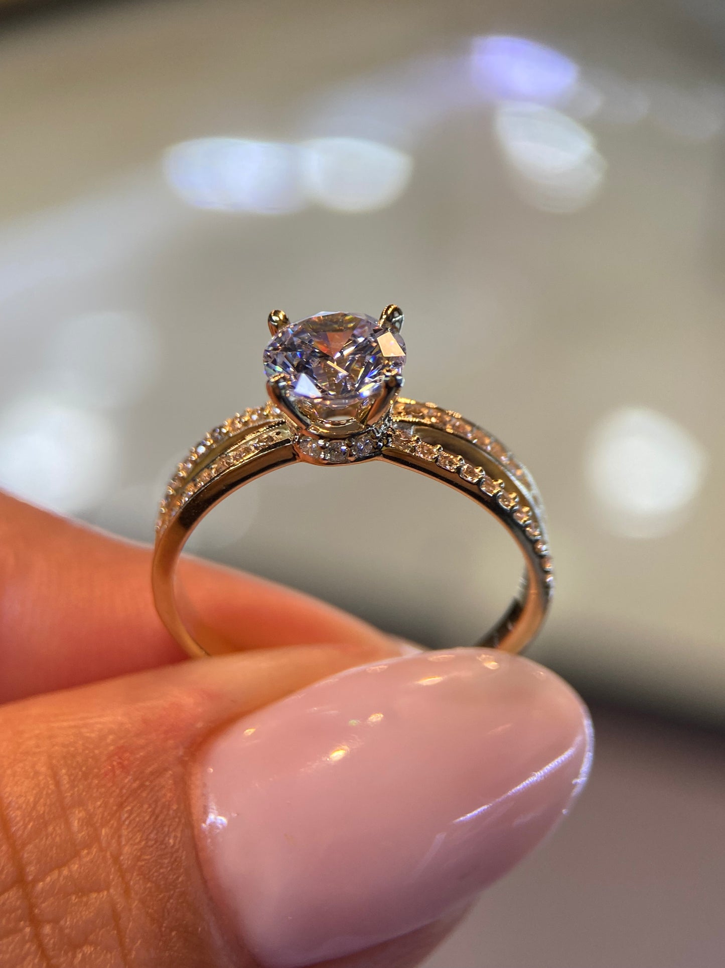 Anillo de compromiso en oro