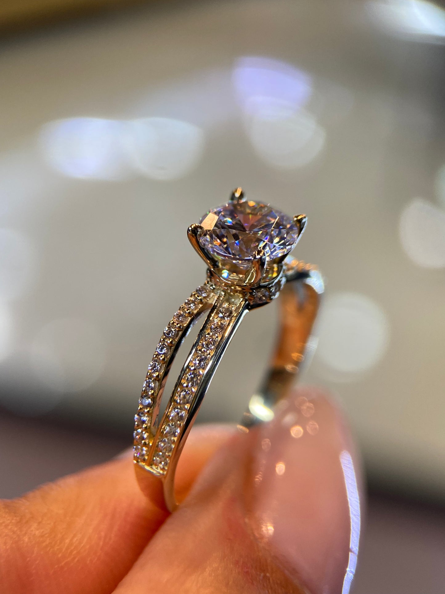 Anillo de compromiso en oro