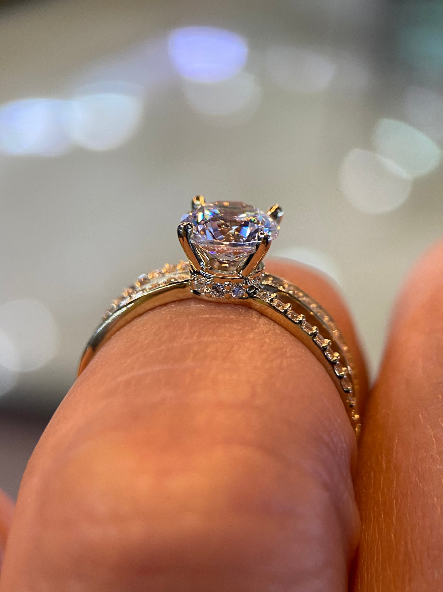 Anillo de compromiso en oro