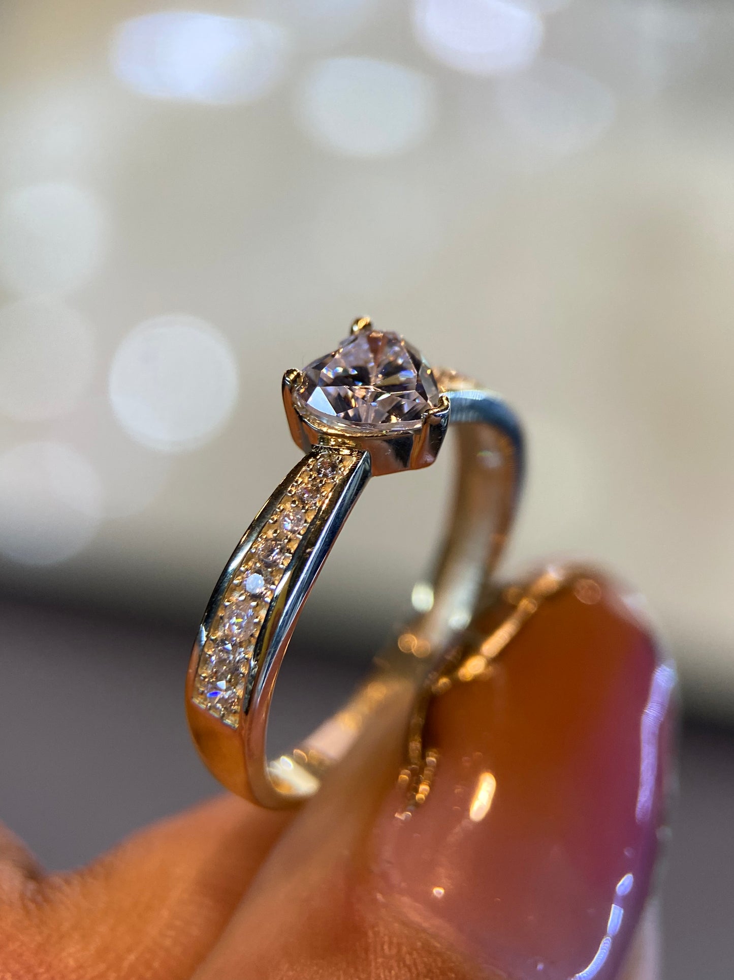 Anillo de compromiso en oro