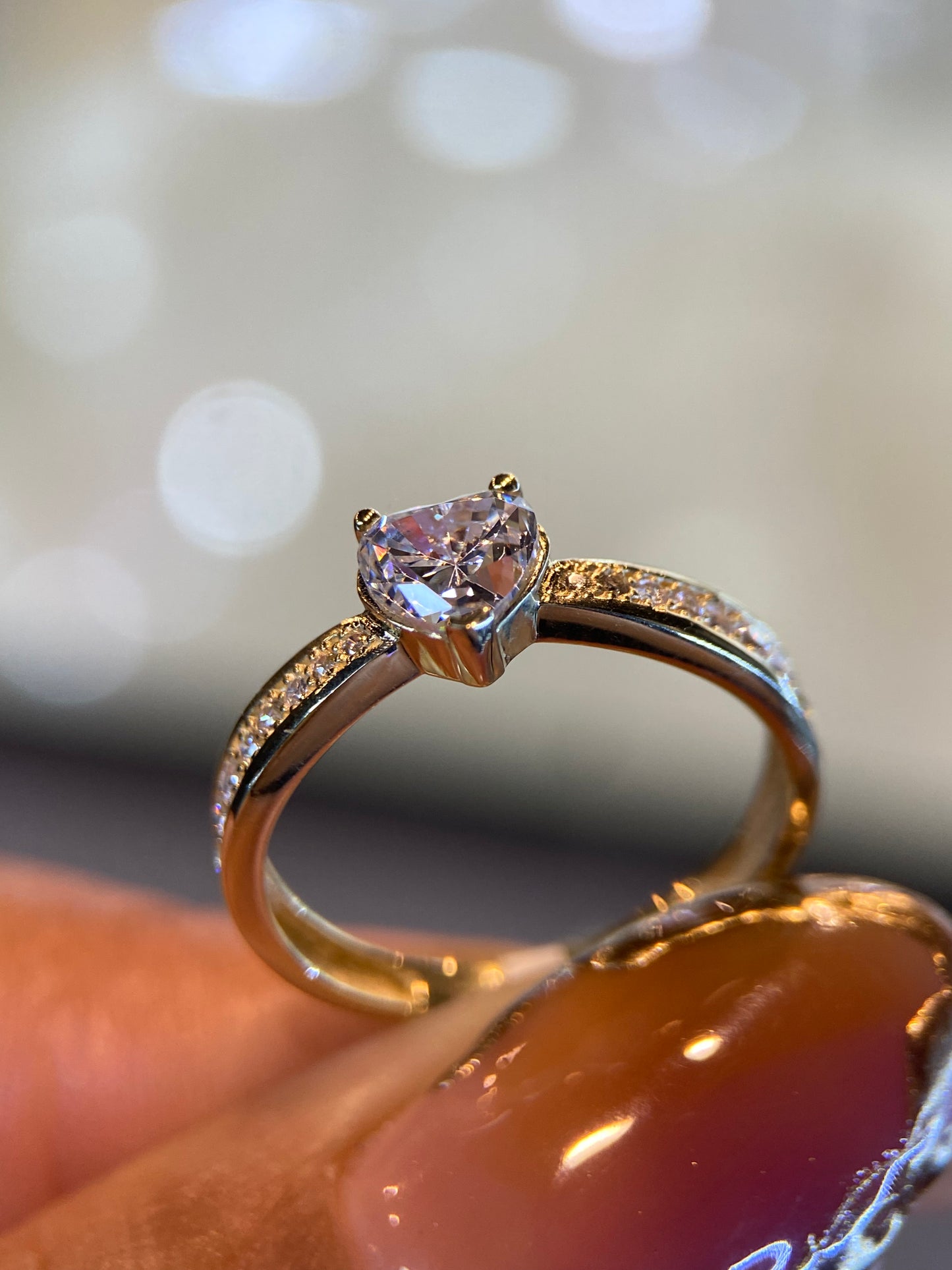 Anillo de compromiso en oro