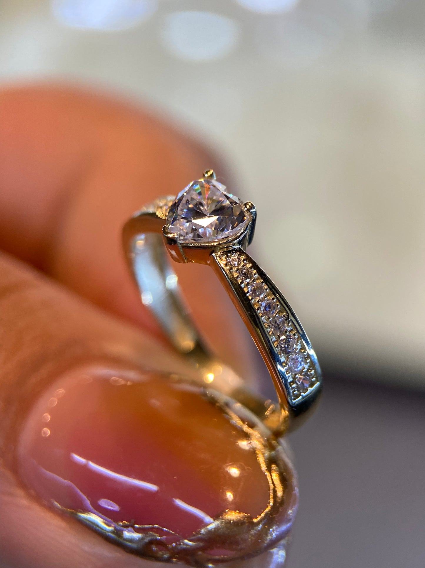 Anillo de compromiso en oro