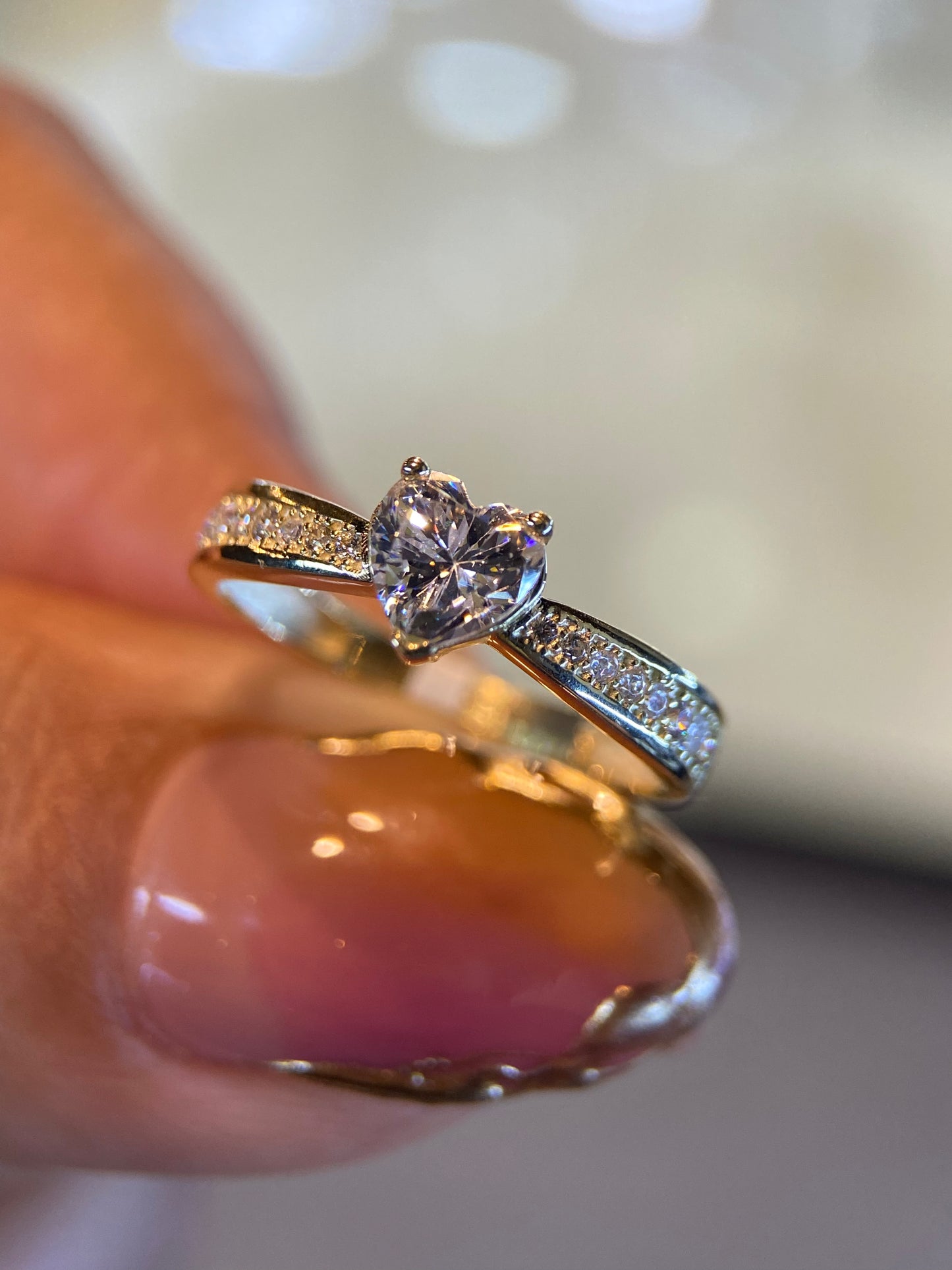 Anillo de compromiso en oro