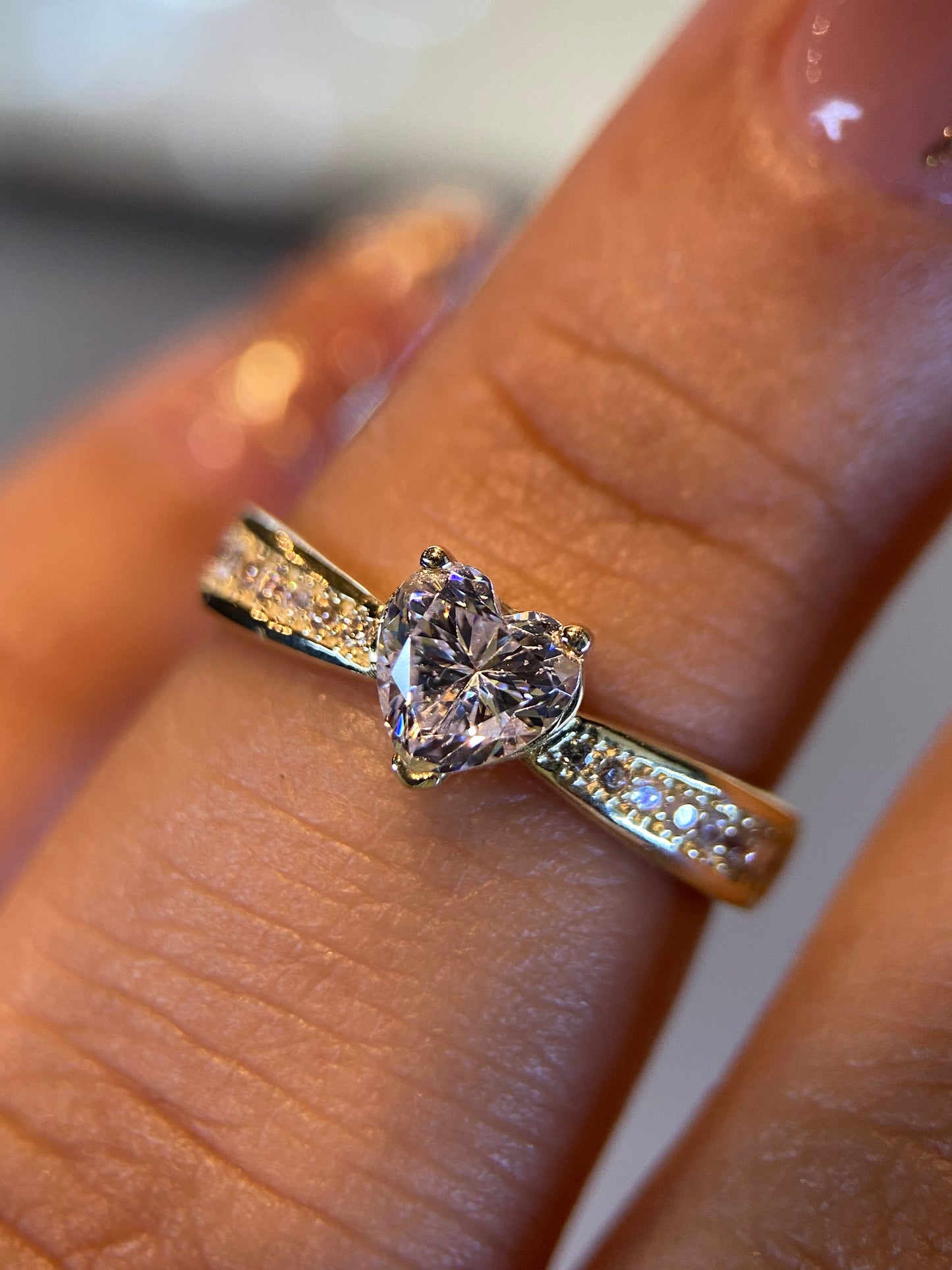 Anillo de compromiso en oro