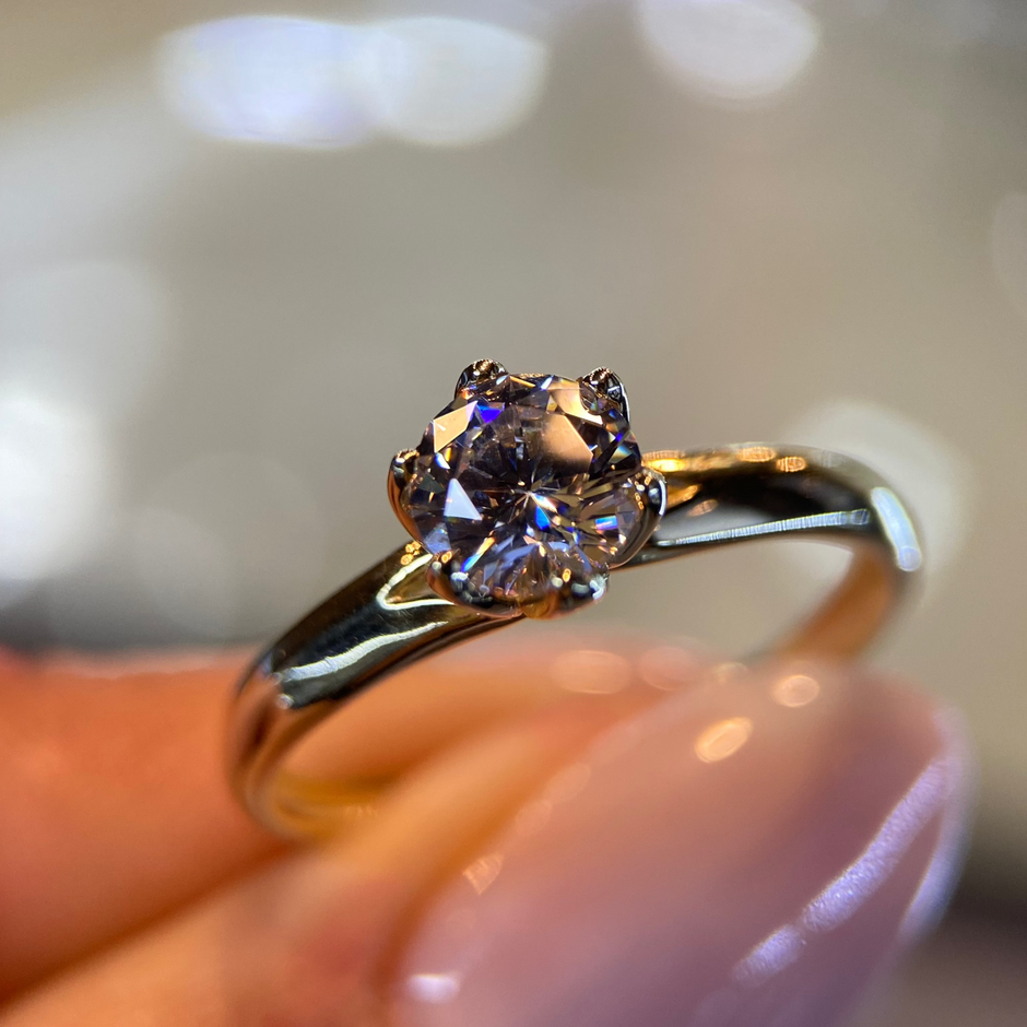 Anillo de compromiso en oro
