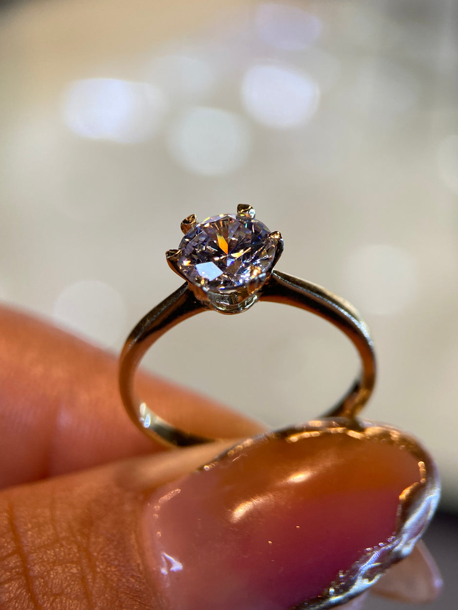 Anillo de compromiso en oro