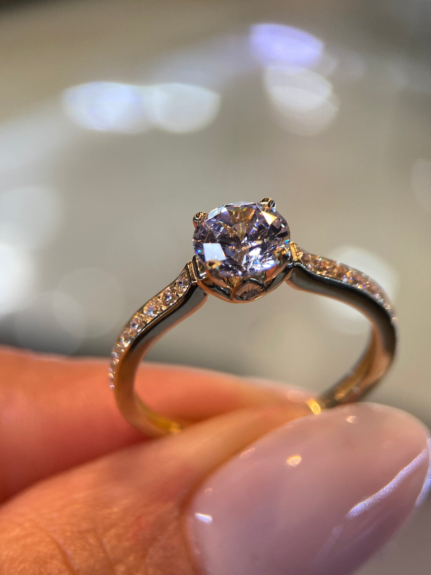 Anillo de compromiso en oro