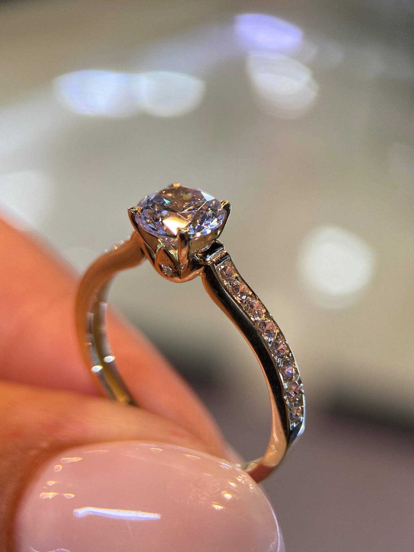 Anillo de compromiso en oro