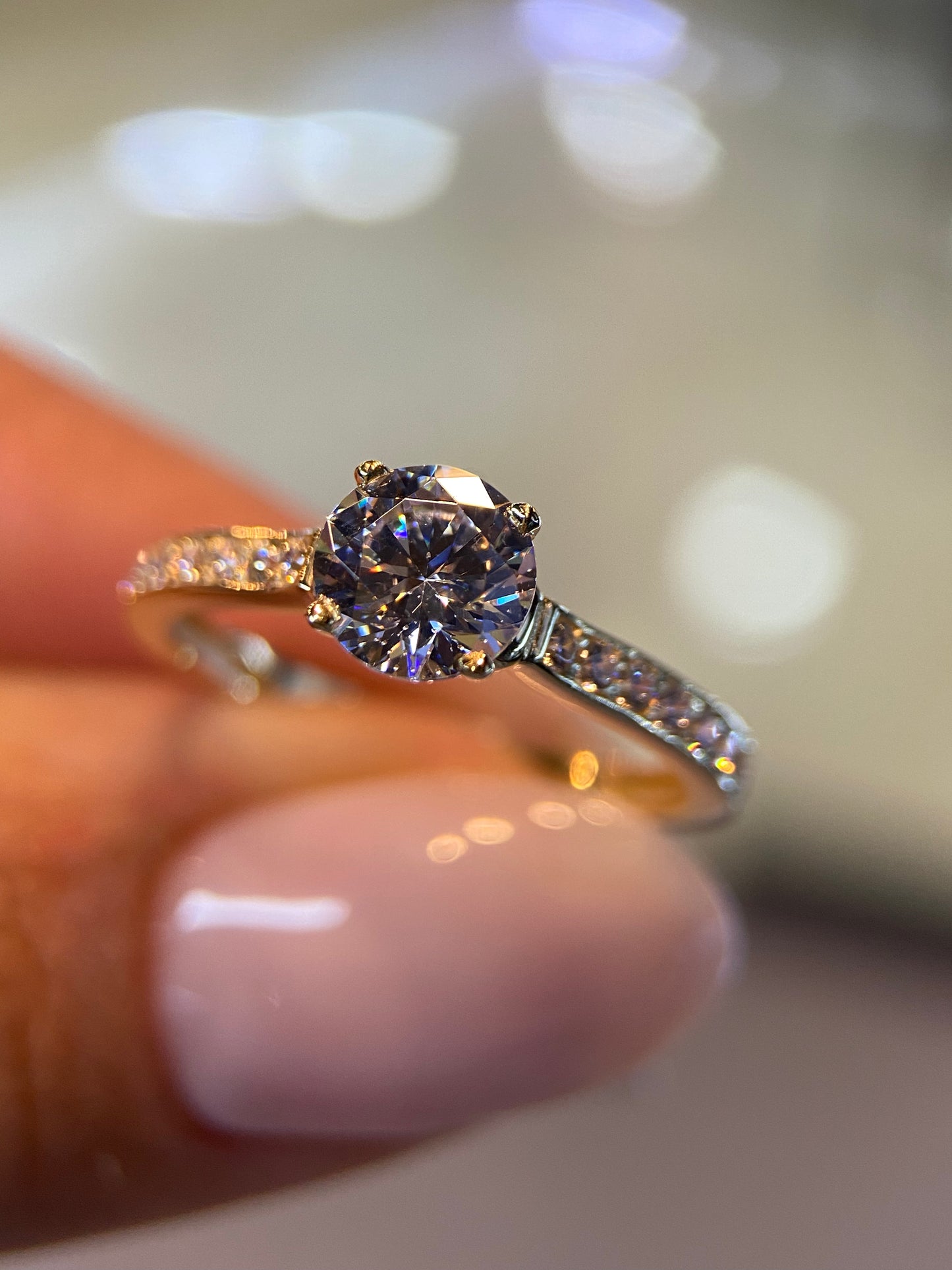 Anillo de compromiso en oro