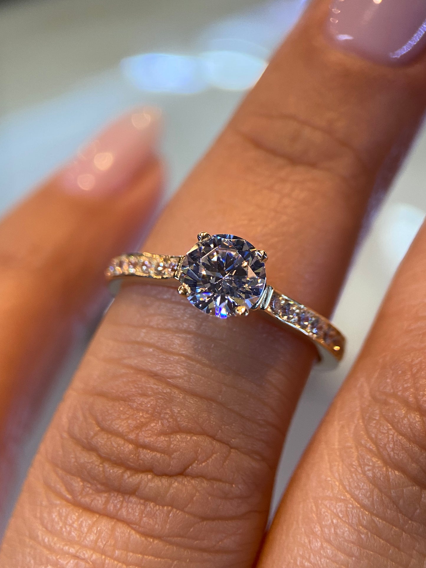 Anillo de compromiso en oro